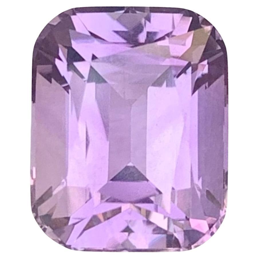 8.25 Carat Natural Loose Lavender Colour Amethyst Cushion Shape Gemstone (Améthyste en forme de coussin) en vente