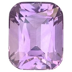 8.25 Carat Natural Loose Lavender Colour Amethyst Cushion Shape Gemstone (Améthyste en forme de coussin)