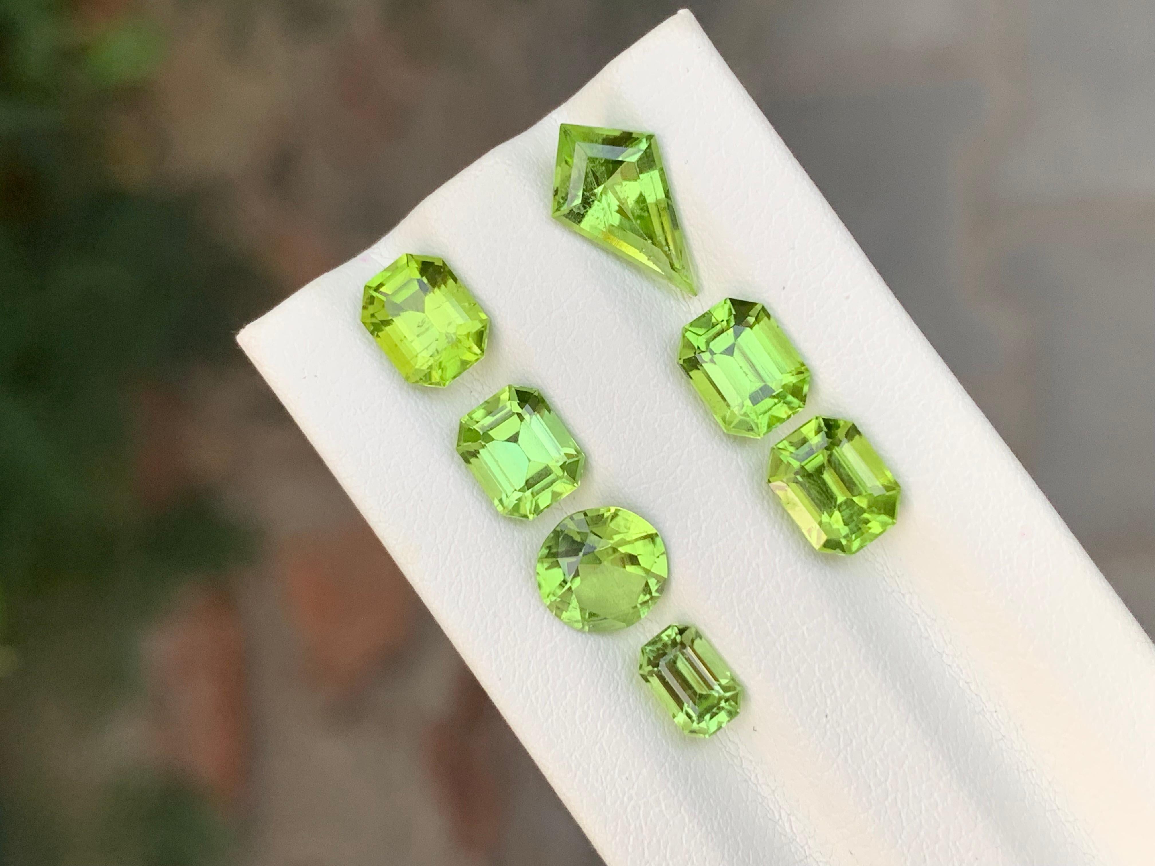 8.25 Carat Natural Loose Peridot Lot Gemstone For Jewellery Making For Sale 5