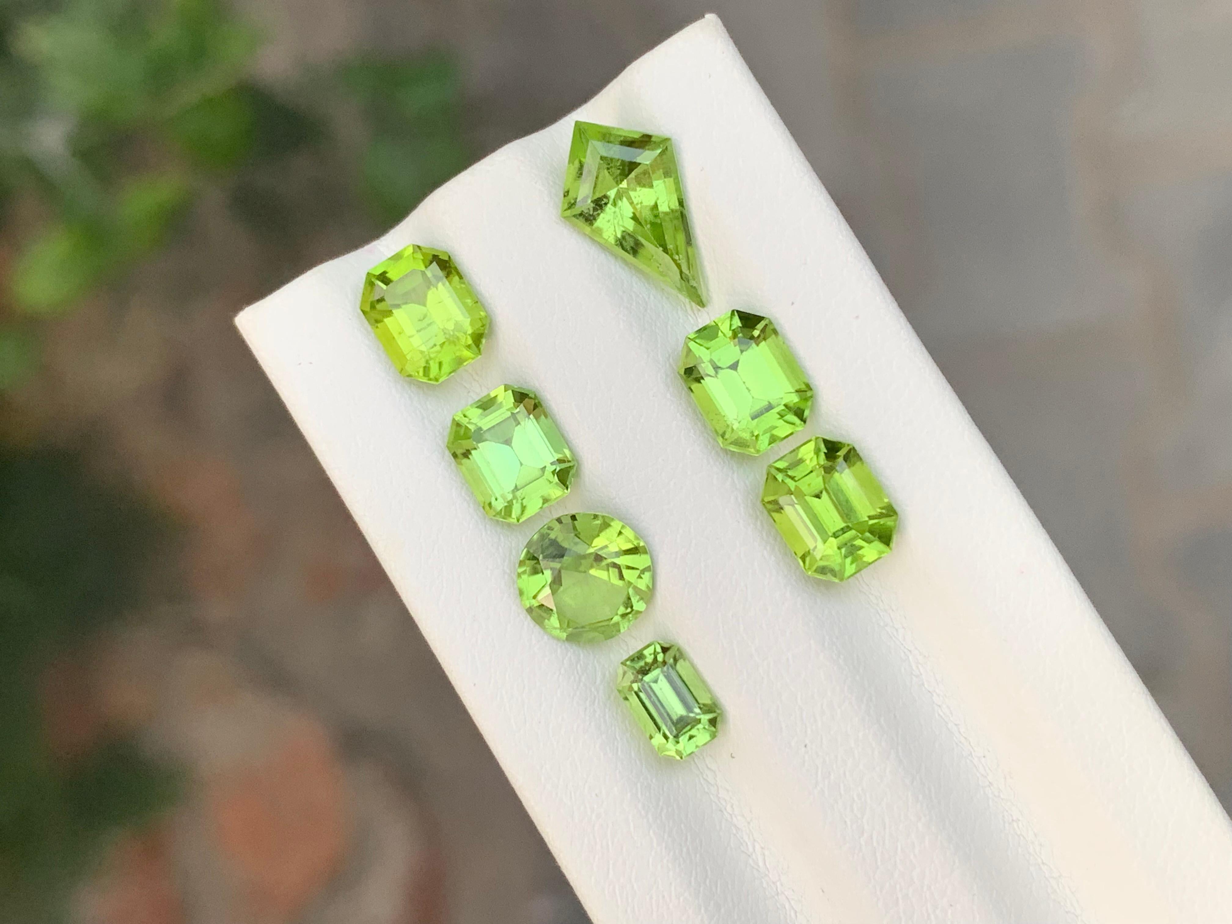 Arts and Crafts 8.25 Carat Natural Loose Peridot Lot Gemstone For Jewellery Making For Sale