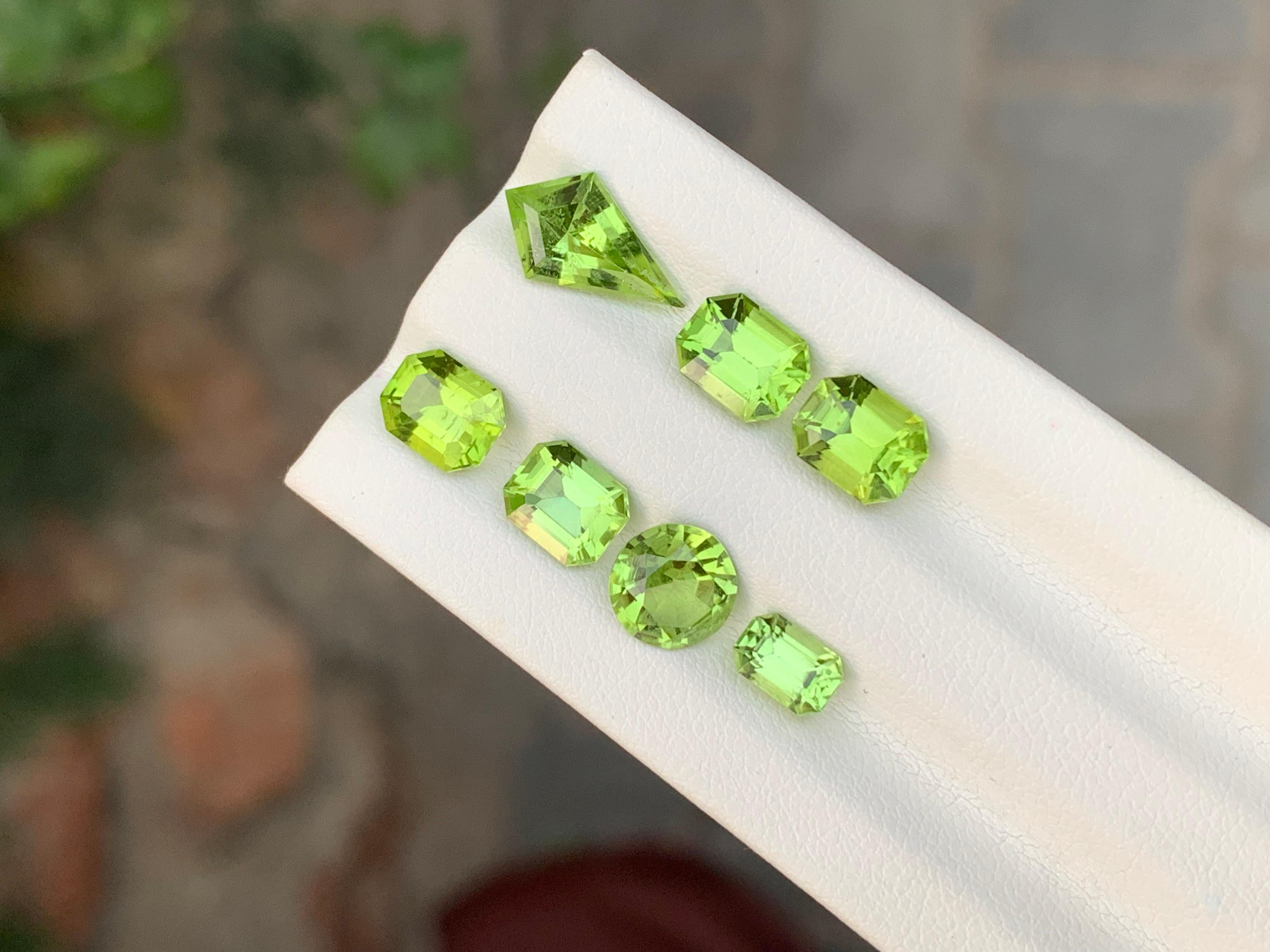 8.25 Carat Natural Loose Peridot Lot Gemstone For Jewellery Making For Sale 1