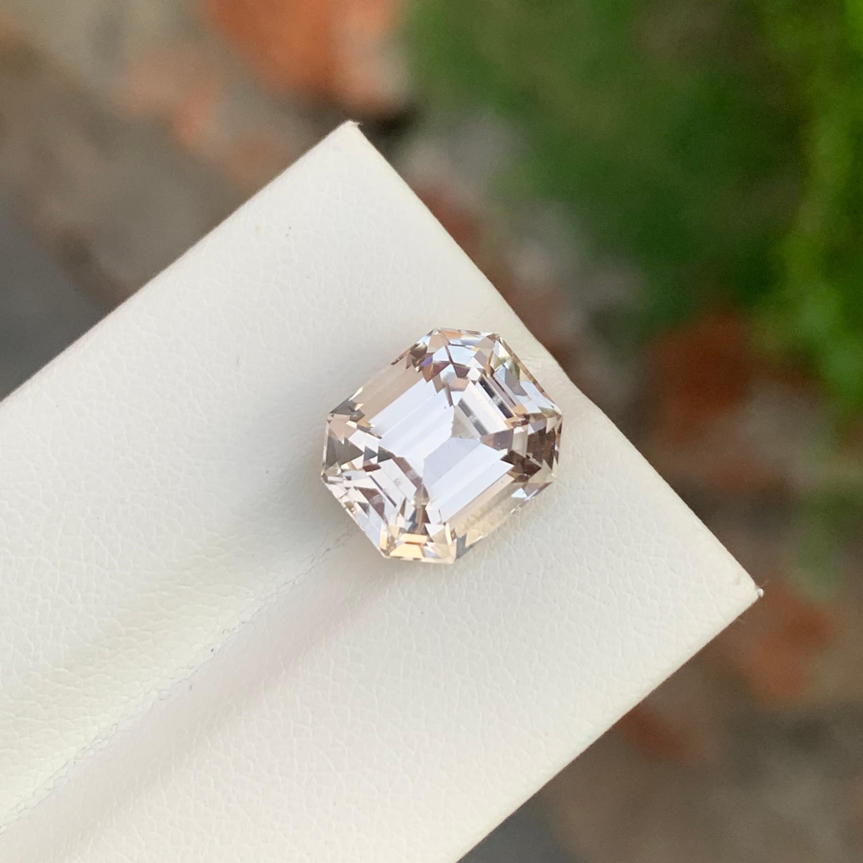8,25 Karat natürlicher loser Topas in achteckiger Form aus Skardu, Pakistan im Angebot 1