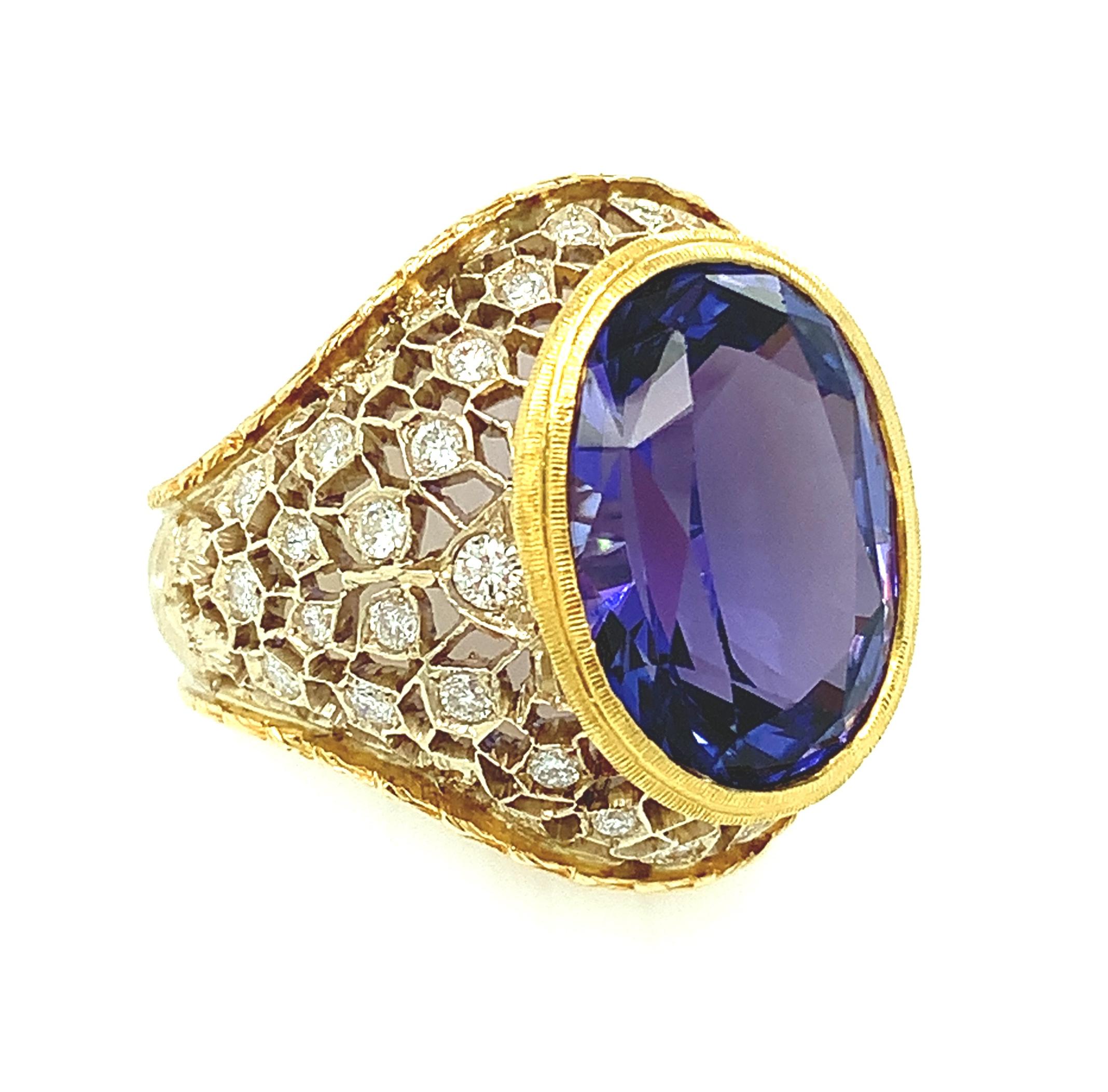 Oval Cut 8.25 Carat Tanzanite and Diamond Florentine Cocktail Ring in 18k Gold For Sale