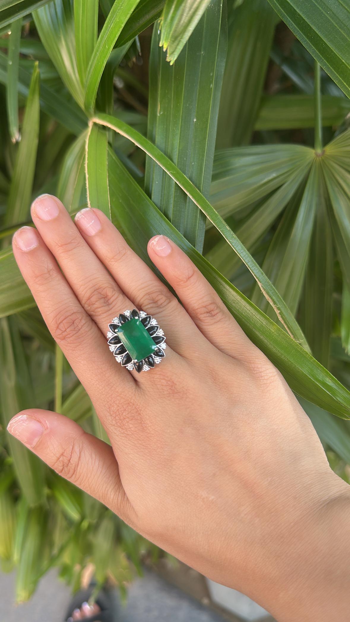 Anello di fidanzamento con smeraldo dello Zambia, onice nera e diamanti da 8,25 carati in oro 18 carati in vendita 3