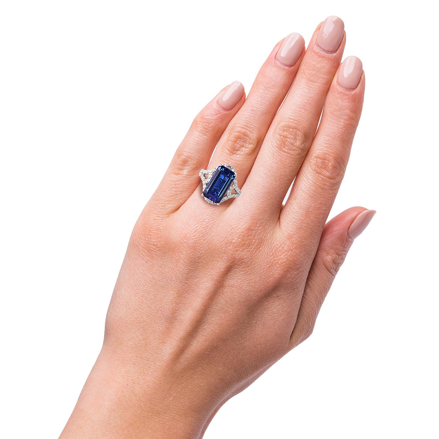 Baguette Cut 8.25ct Tanzanite and 0.80ctw Diamond Platinum Ring 'GIA Certified' For Sale