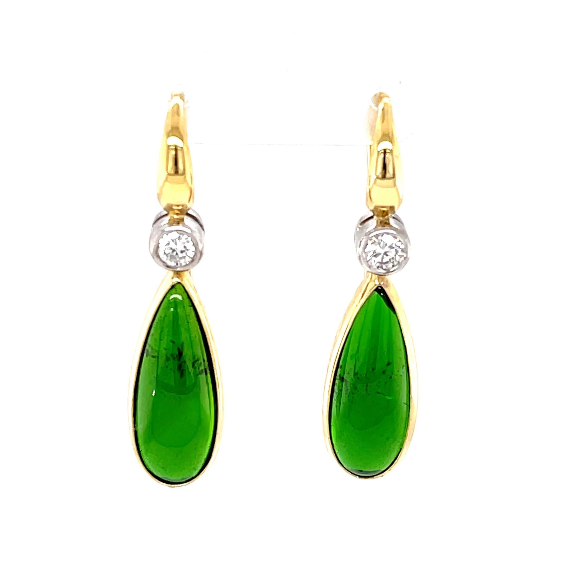 Artisan 8.26 Carat Total Chrome Diopside Dangle Earrings in Gold with Diamonds For Sale