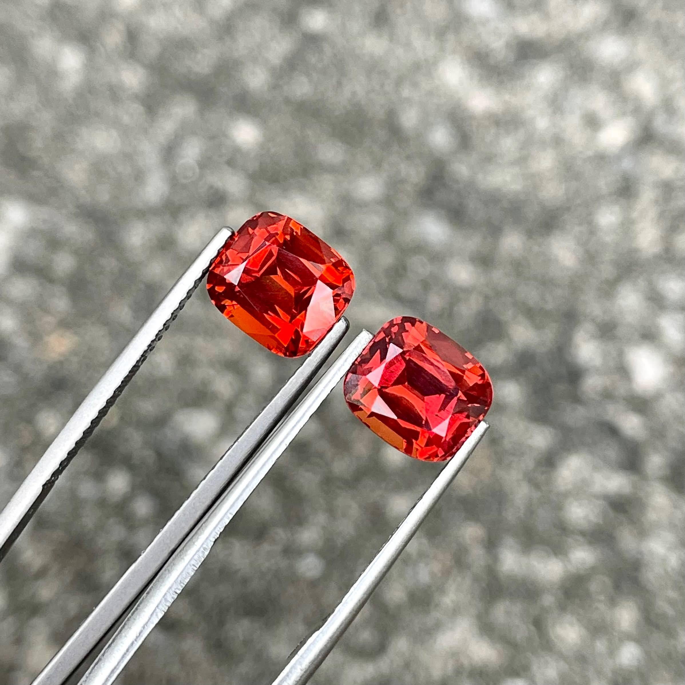 8,26 Karat Spessartit-Granat-Paar im Kissenschliff Natürlicher tansanischer Edelstein (Moderne) im Angebot