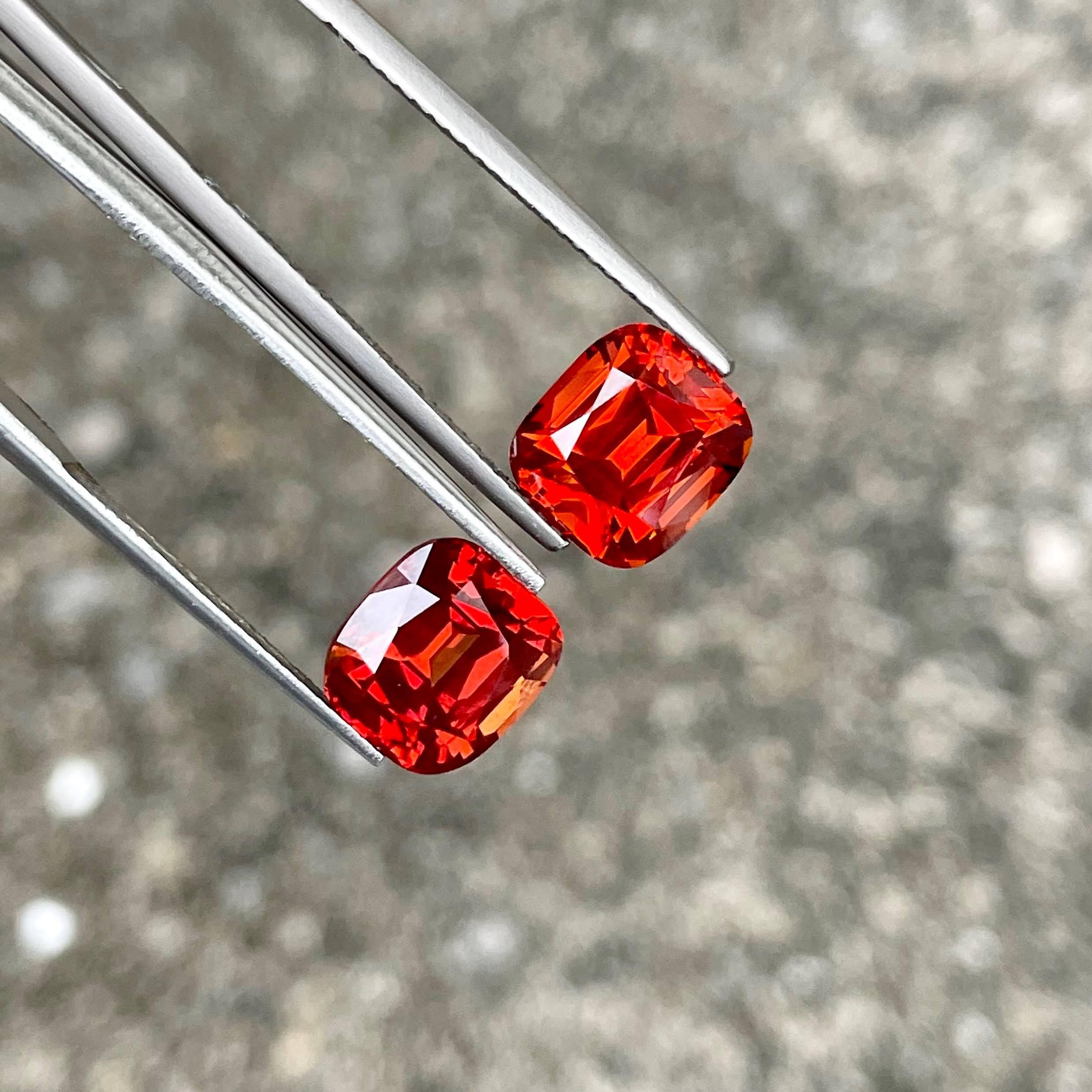 8,26 Karat Spessartit-Granat-Paar im Kissenschliff Natürlicher tansanischer Edelstein im Zustand „Neu“ im Angebot in Bangkok, TH