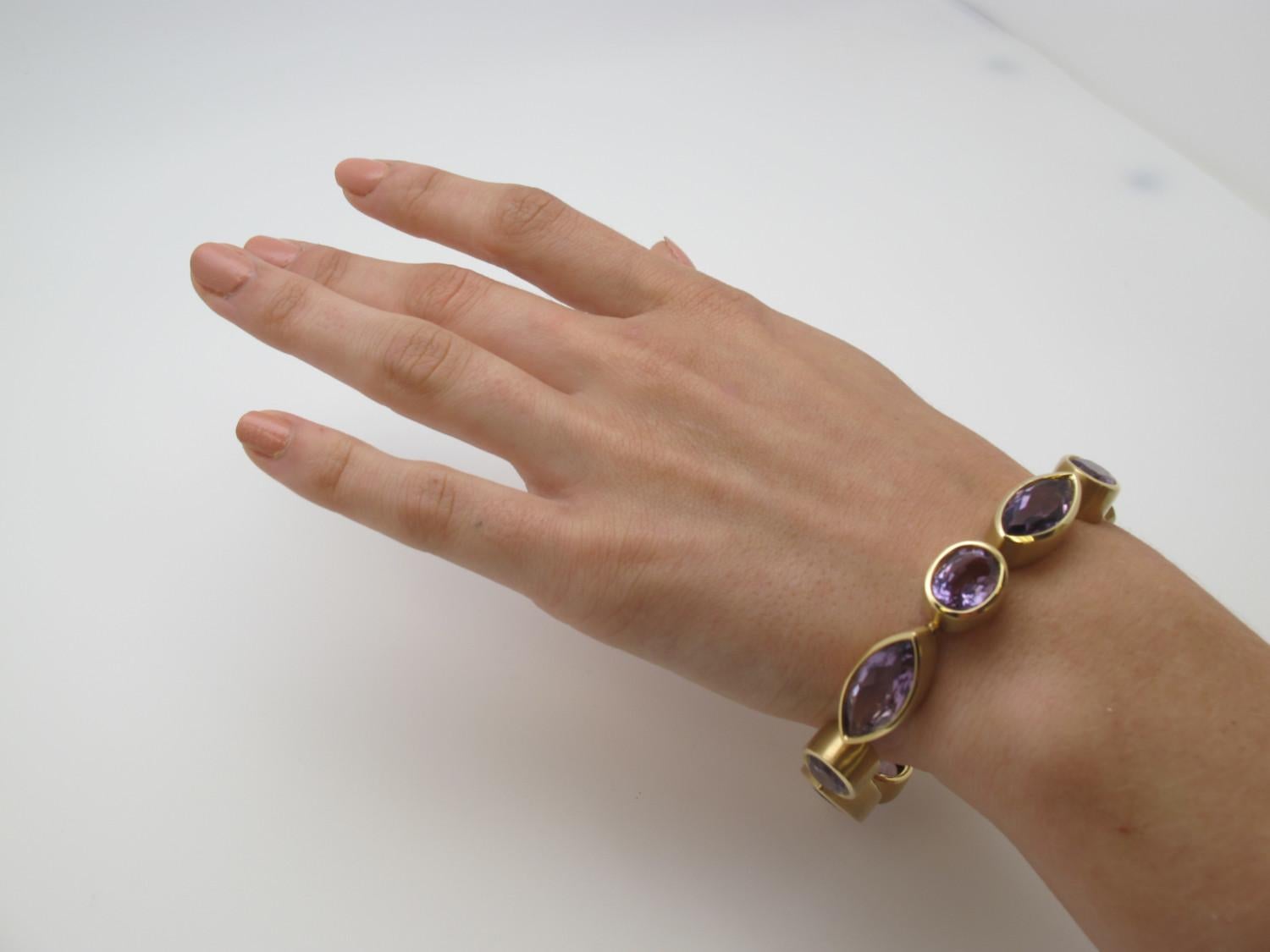 82.64 Carat Total Amethyst Marquise & Oval Bezel Yellow Gold Tennis Bracelet For Sale 4