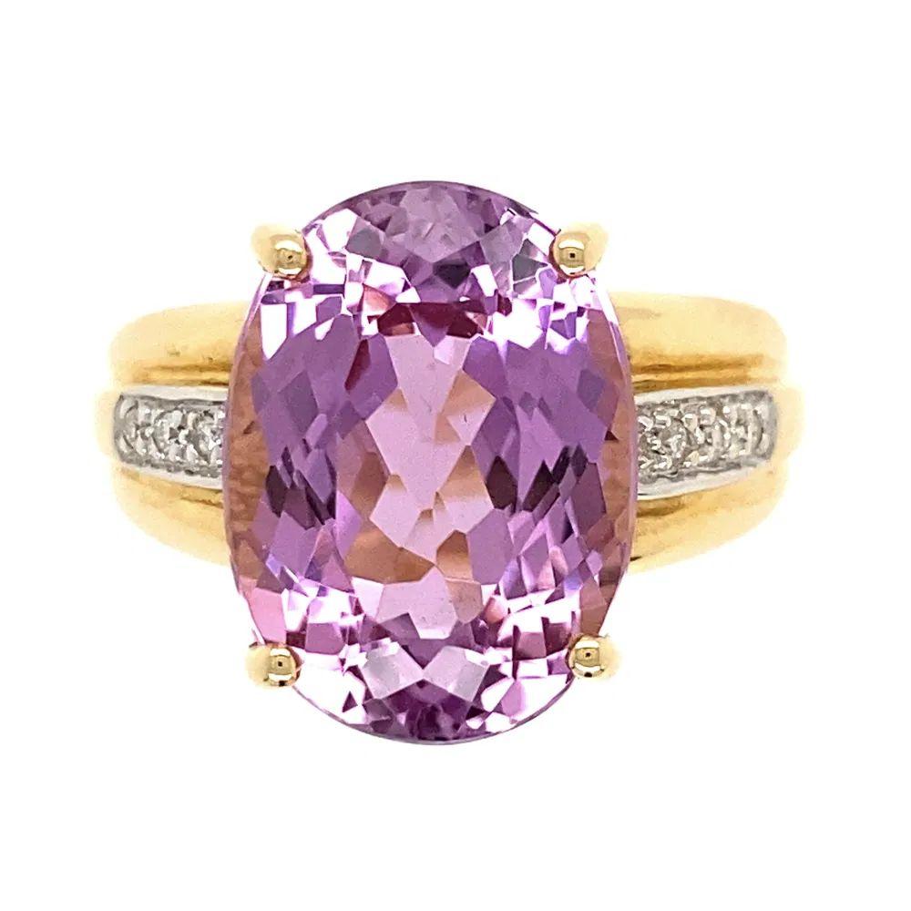 Modernist 8.27 Carat Oval Pink Kunzite and Diamond Gold Statement Cocktail Ring For Sale
