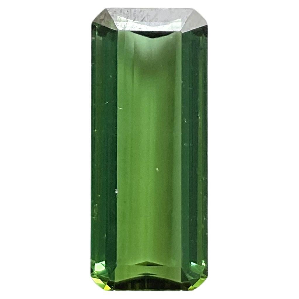 Pierre naturelle de 8.27 carats, tourmaline verte octogonale taillée à facettes de qualité supérieure