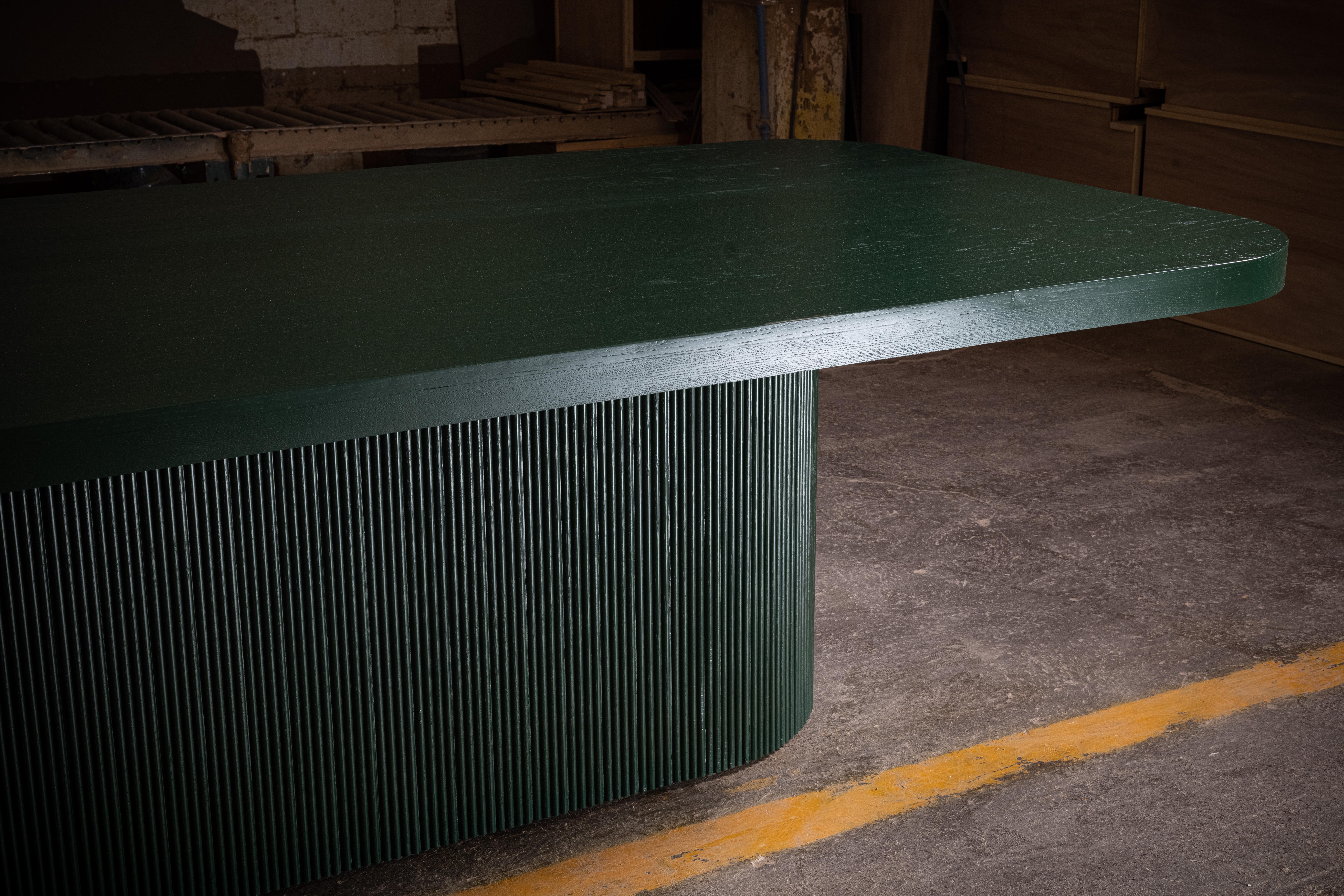 8272 Table de salle à manger artisanale en Greene & Greene Oak par No Age Studio en vente 2