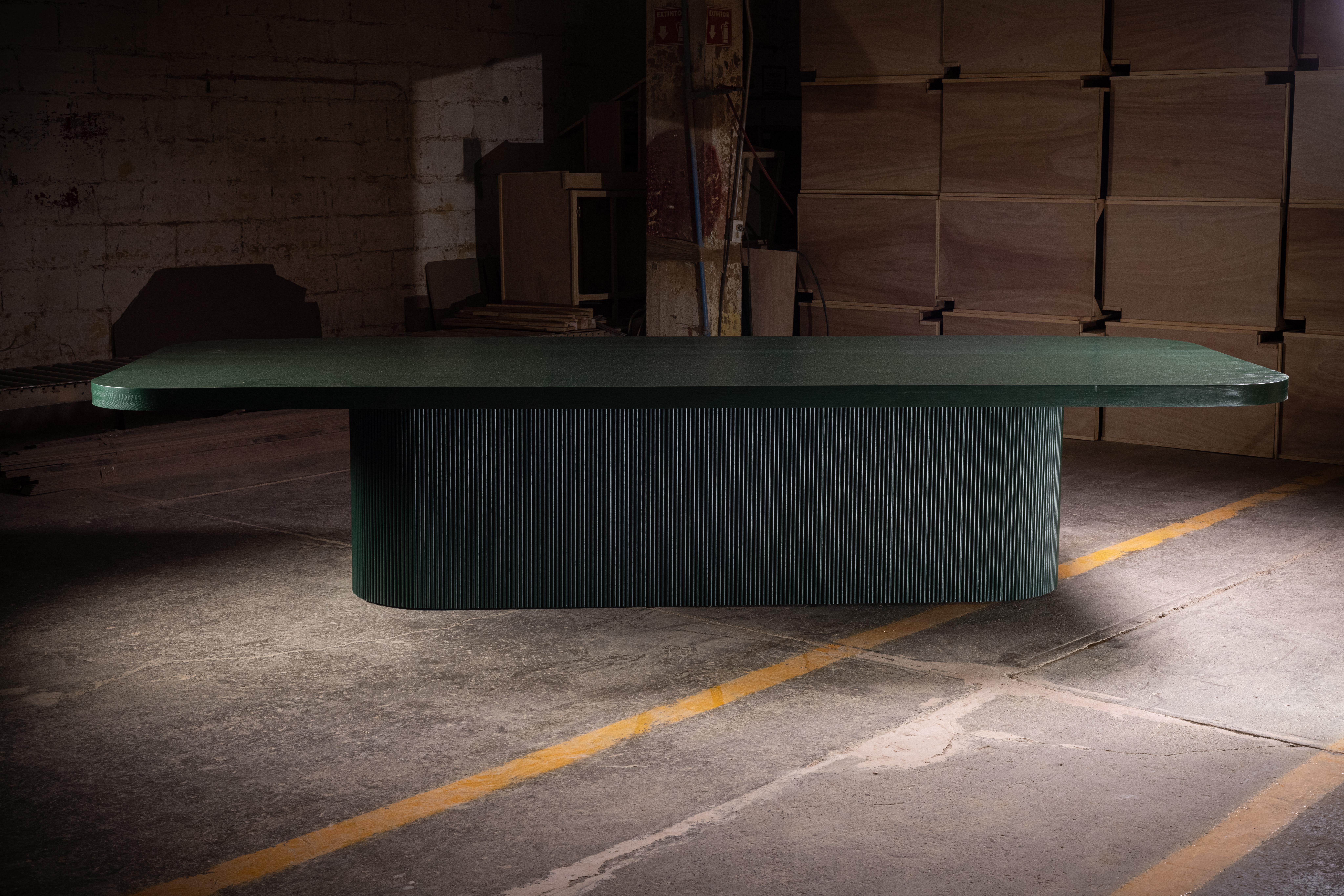 8272 Table de salle à manger artisanale en Greene & Greene Oak par No Age Studio
Dimensions : P 114,3 x L 215,9 x H 76,2 cm. 
Matériaux : Chêne.

No AGE Studio - Meubles artisanaux

Chaque pièce que nous créons est fabriquée sur commande, avec soin