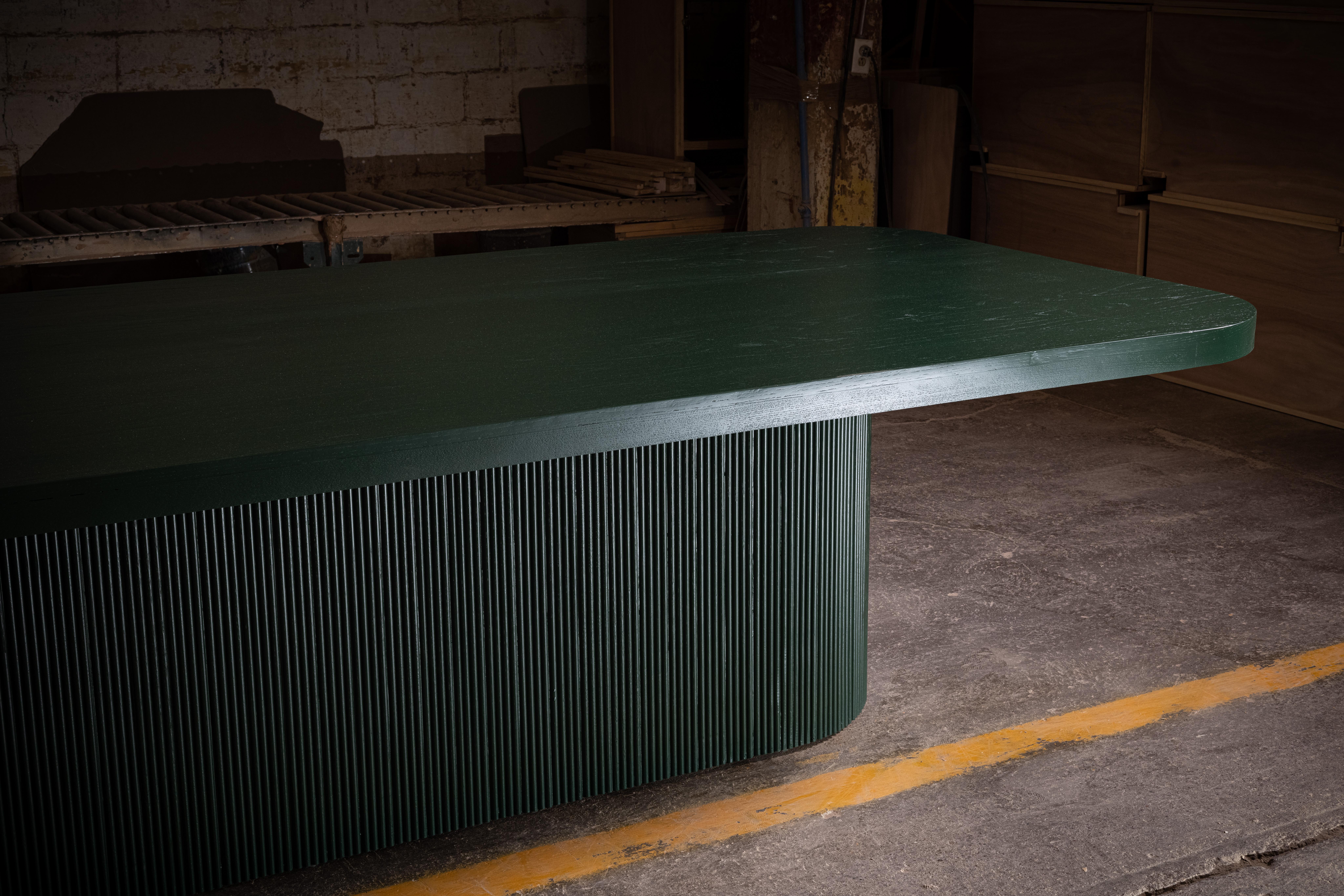 8272 Table de salle à manger artisanale en Greene & Greene Oak par No Age Studio en vente 1