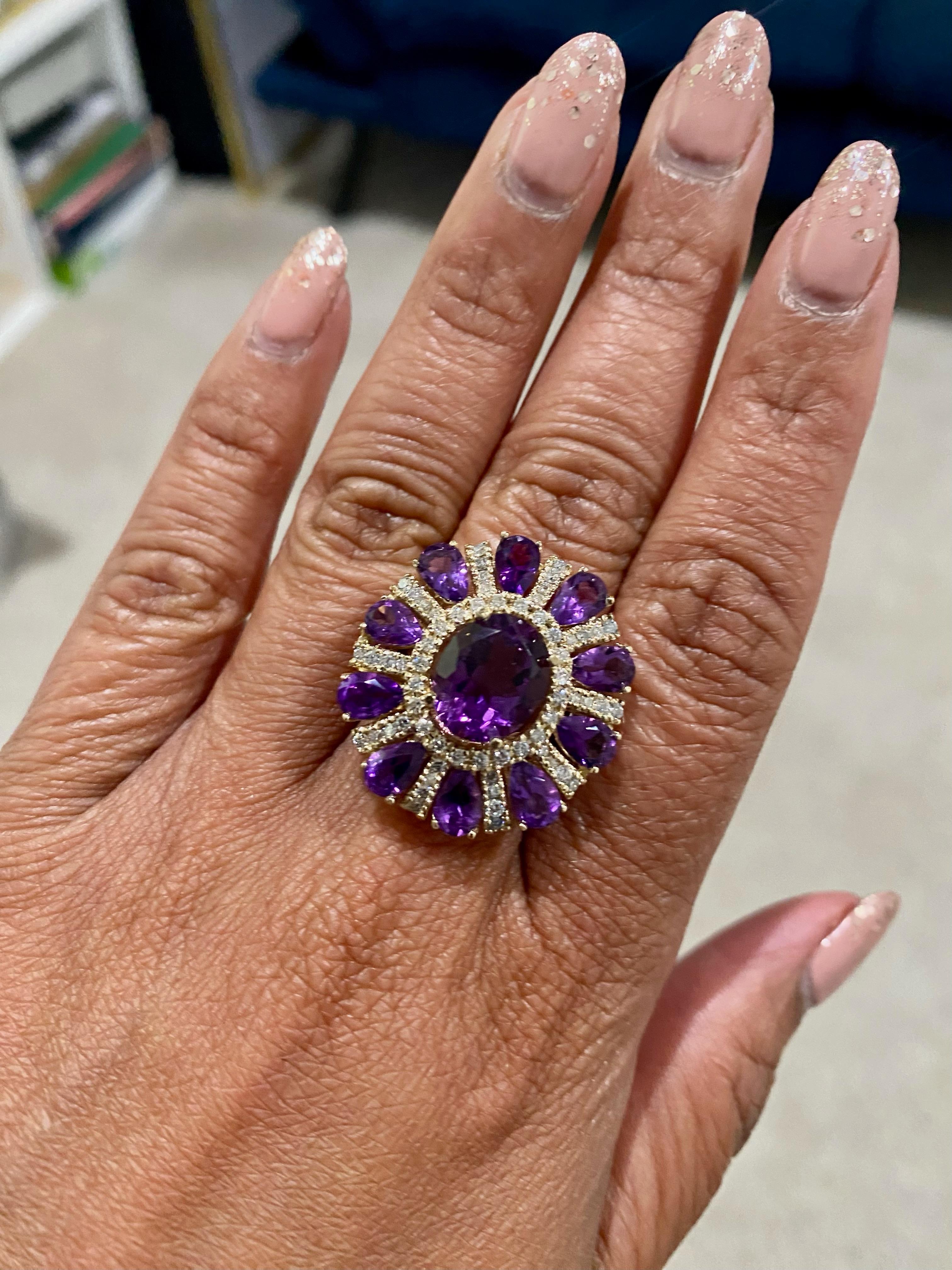 8.28 Carat Natural Amethyst and Diamond Yellow Gold Cocktail Ring For Sale 2