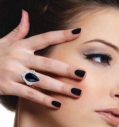 8.28 Carat Sapphire Diamond 18 Karat Gold Cocktail Ring