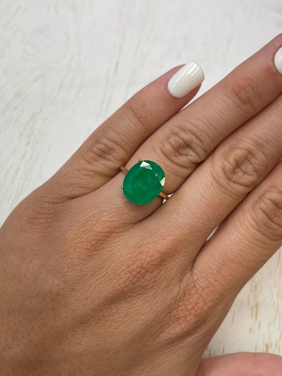 8,29 carats 14x12 émeraude colombienne vert profond - taille ovale  Pierre de naissance du mois de mai en vente 2
