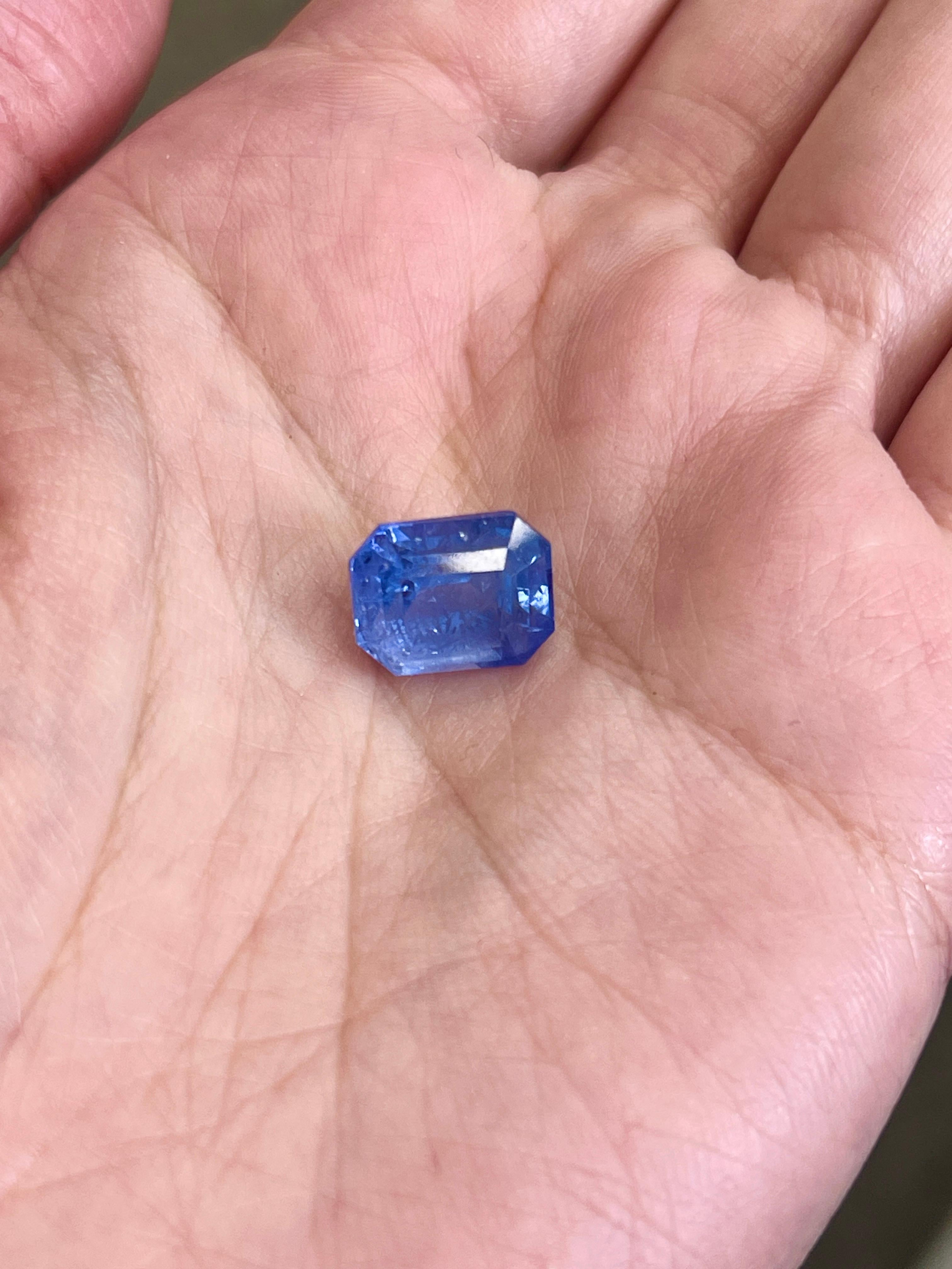 Women's or Men's 8.29 Carats Natural Light Blue Sapphire Radiant Cut Loose Gem