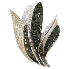 Broche feuilles de diamants de 8,29 carats