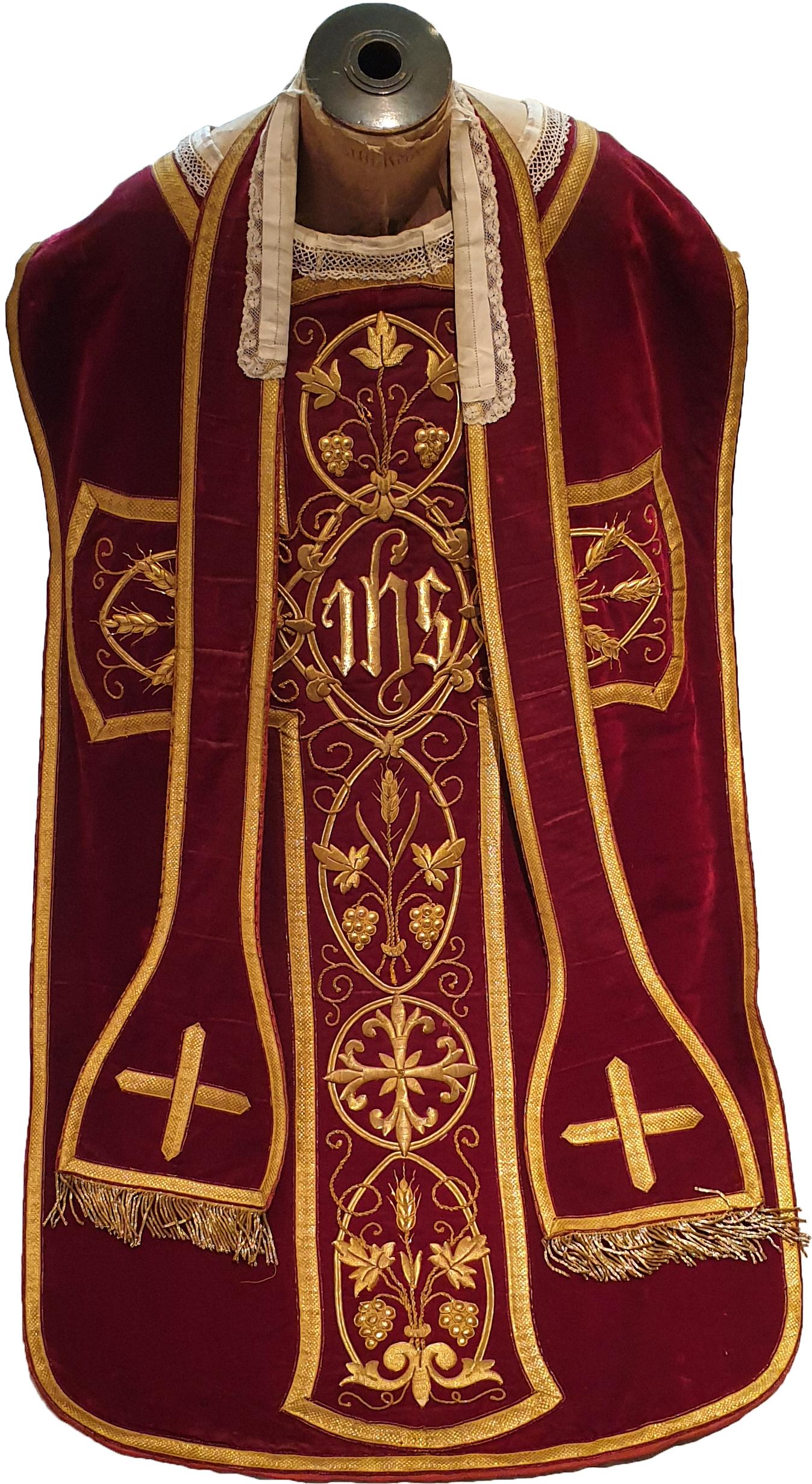 829 - French chasuble.