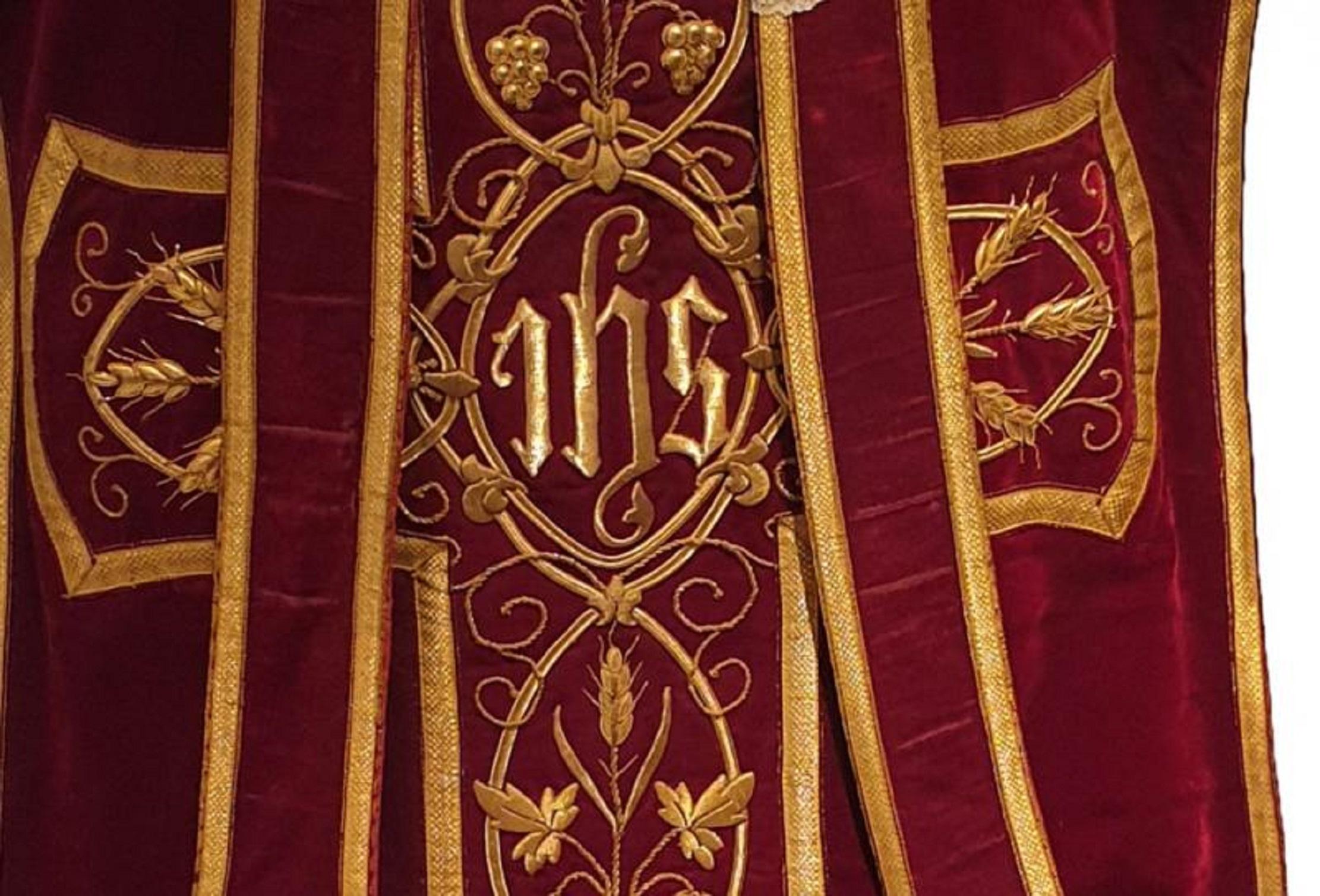 Other 829 - French Chasuble