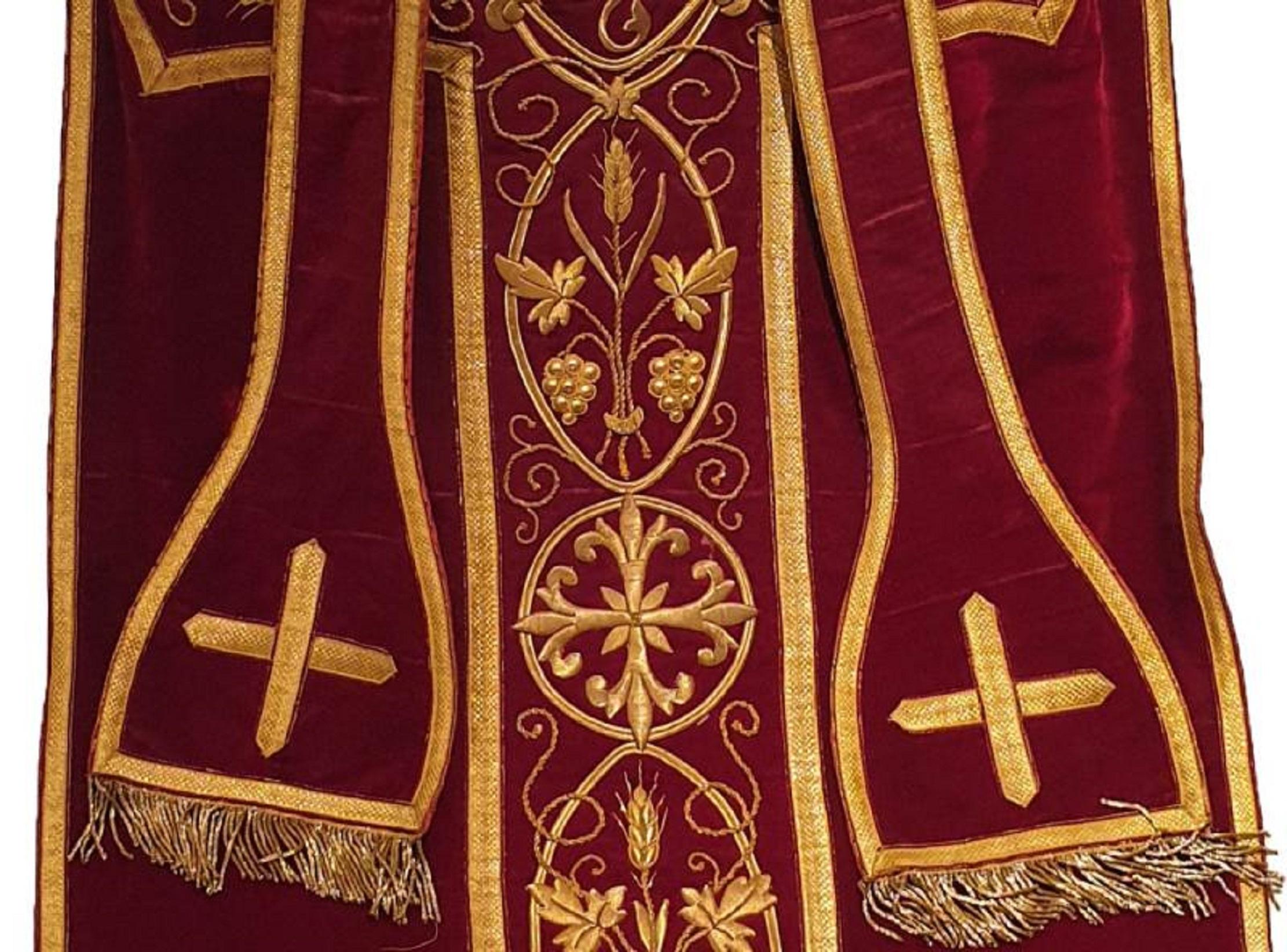 829 - French Chasuble In Excellent Condition In Paris, FR