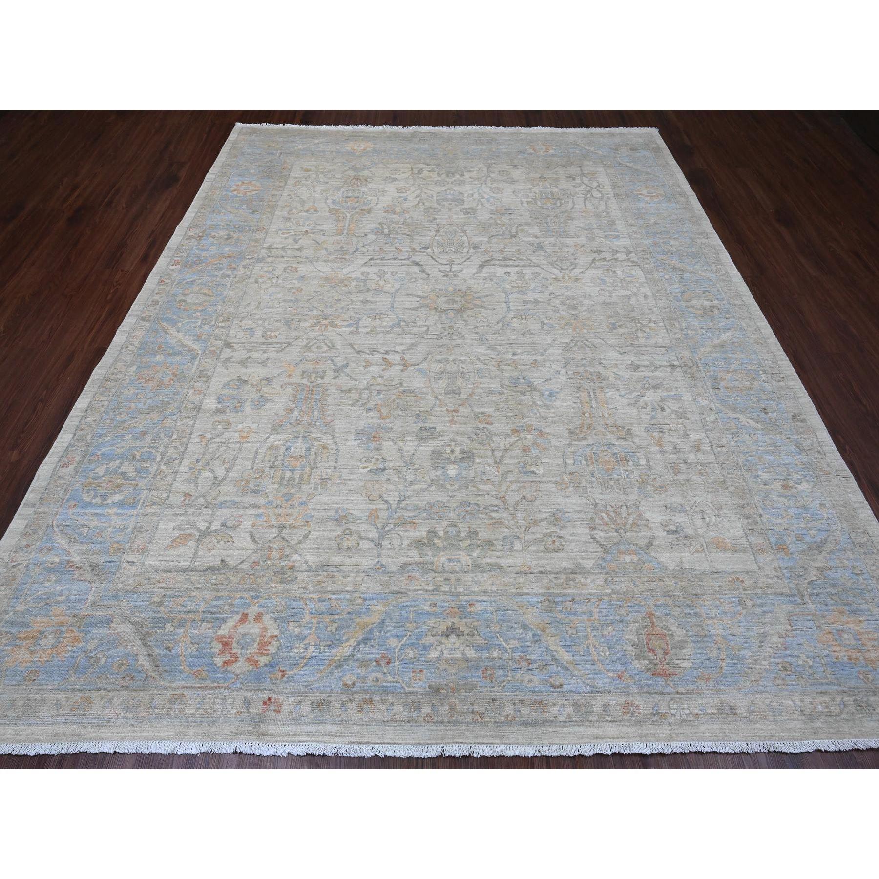 Bone White, Aryana Collection, Afghan Peshawar mit Heriz All Over Design, Pflanzenfarben, handgeknüpft, 100% Wolle, dicht gewebt, Orientteppich
Primäre MATERIALIEN: Wolle
Latex: Kein Flor 
Höhe: 0,25 Zoll
Stil: Traditionell
Grundfarbe: