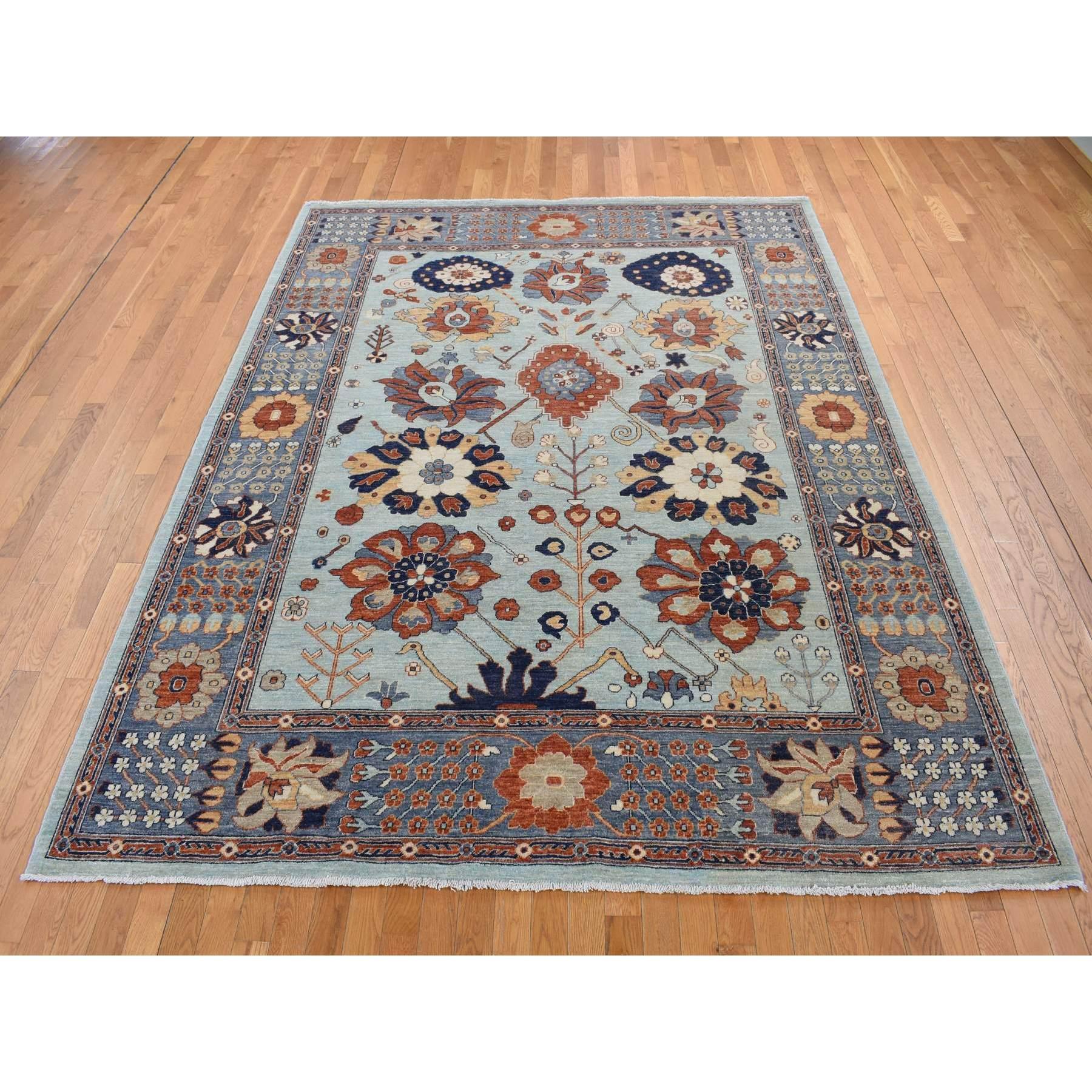 Sage Gray, Peshawar mit antikem Sultanabad Großes Blumenmuster, Handgeknüpft, Weiche Wolle, Breite Bordüre, Orientteppich
Primäre MATERIALIEN: Wolle
Latex: Kein Flor 
Höhe: 0,25 Zoll
Stil: Transitional
Grundfarbe: Grau
Sekundäre Farben: Marineblau,