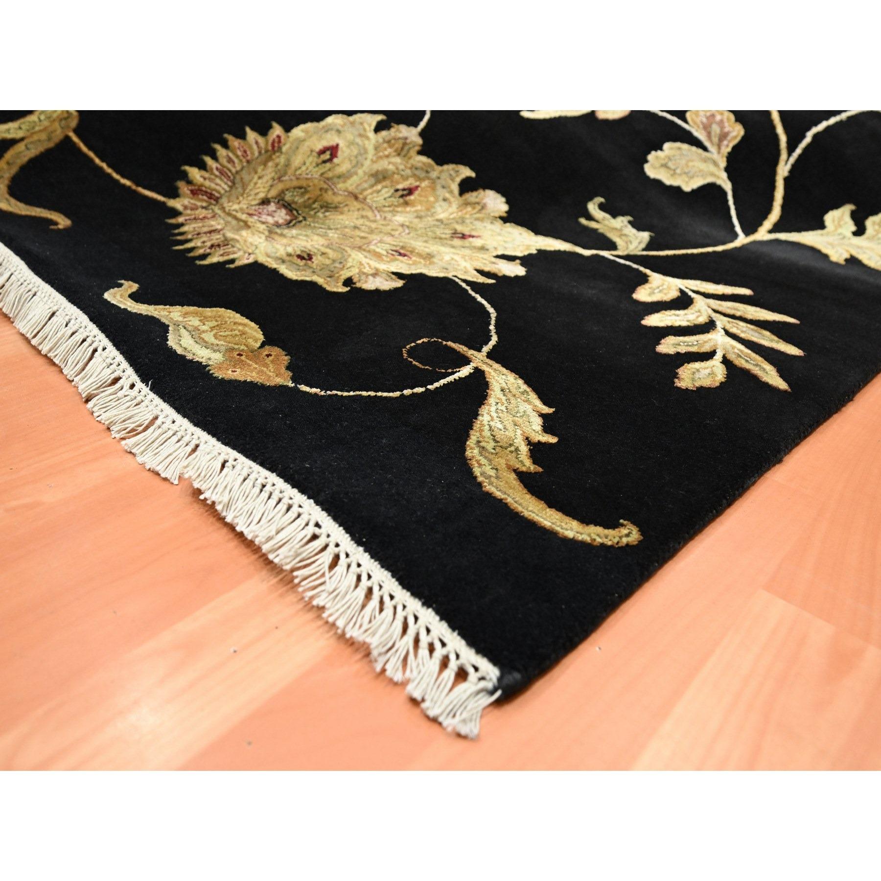 8'2'x10' Onyx Black Borderless Botanical Design Wool and Silk Hand Knotted Rugs (Tappeto senza bordi in lana e seta) In condizioni Nuovo in vendita a Carlstadt, NJ