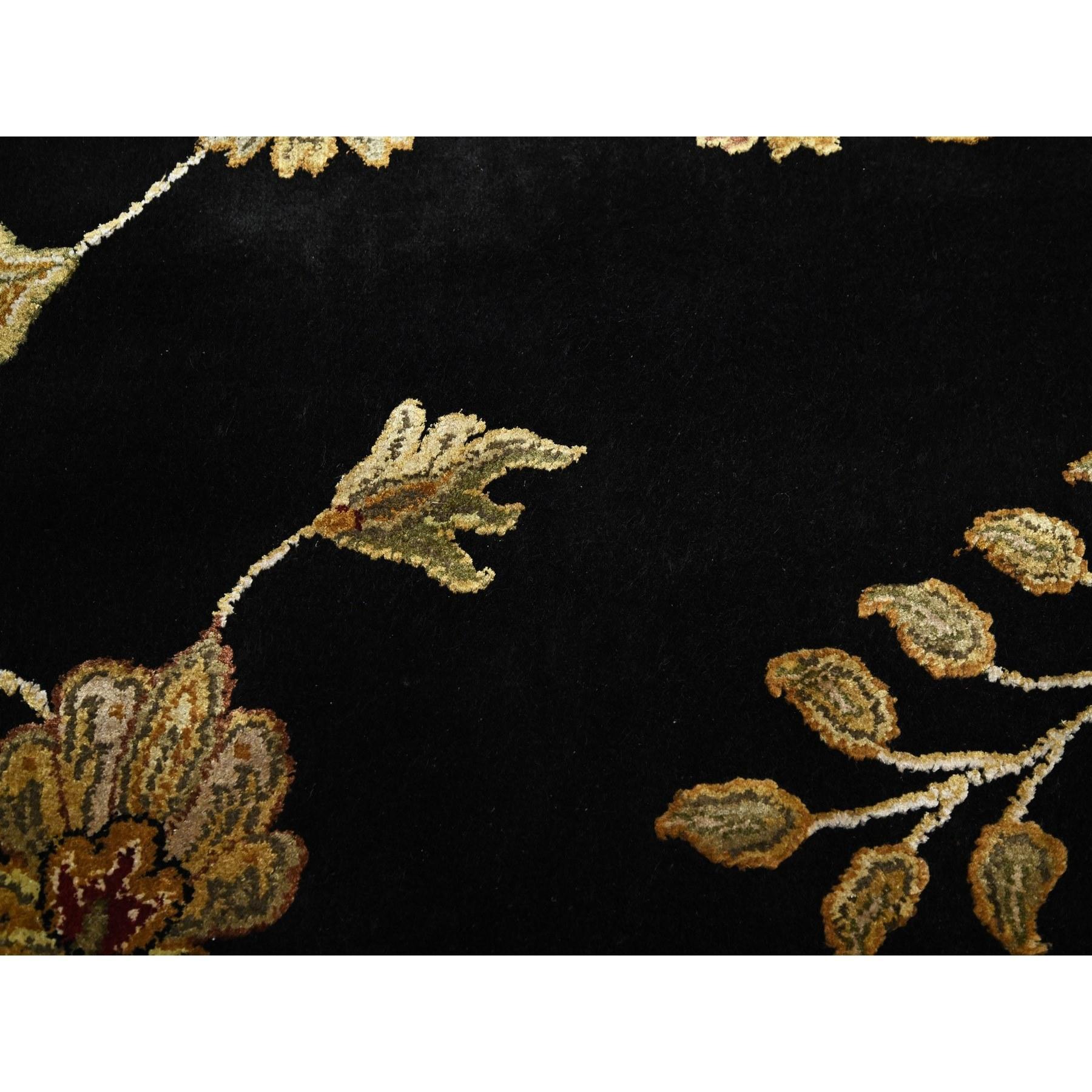 Seta 8'2'x10' Onyx Black Borderless Botanical Design Wool and Silk Hand Knotted Rugs (Tappeto senza bordi in lana e seta) in vendita