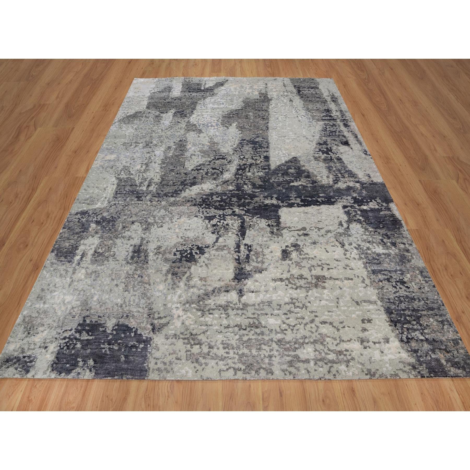 Grautöne, Abstraktes Modernes Design, Handgeknüpft, 100% Wolle, Orientteppich
Primäre MATERIALIEN: Wolle
Latex: Kein Flor 
Höhe: 0,25 Zoll
Stil: AM Contemporary
Grundfarbe: Grau
Sekundäre Farben: Charcoal Schwarz, Elfenbein
Muster: Orientalisch