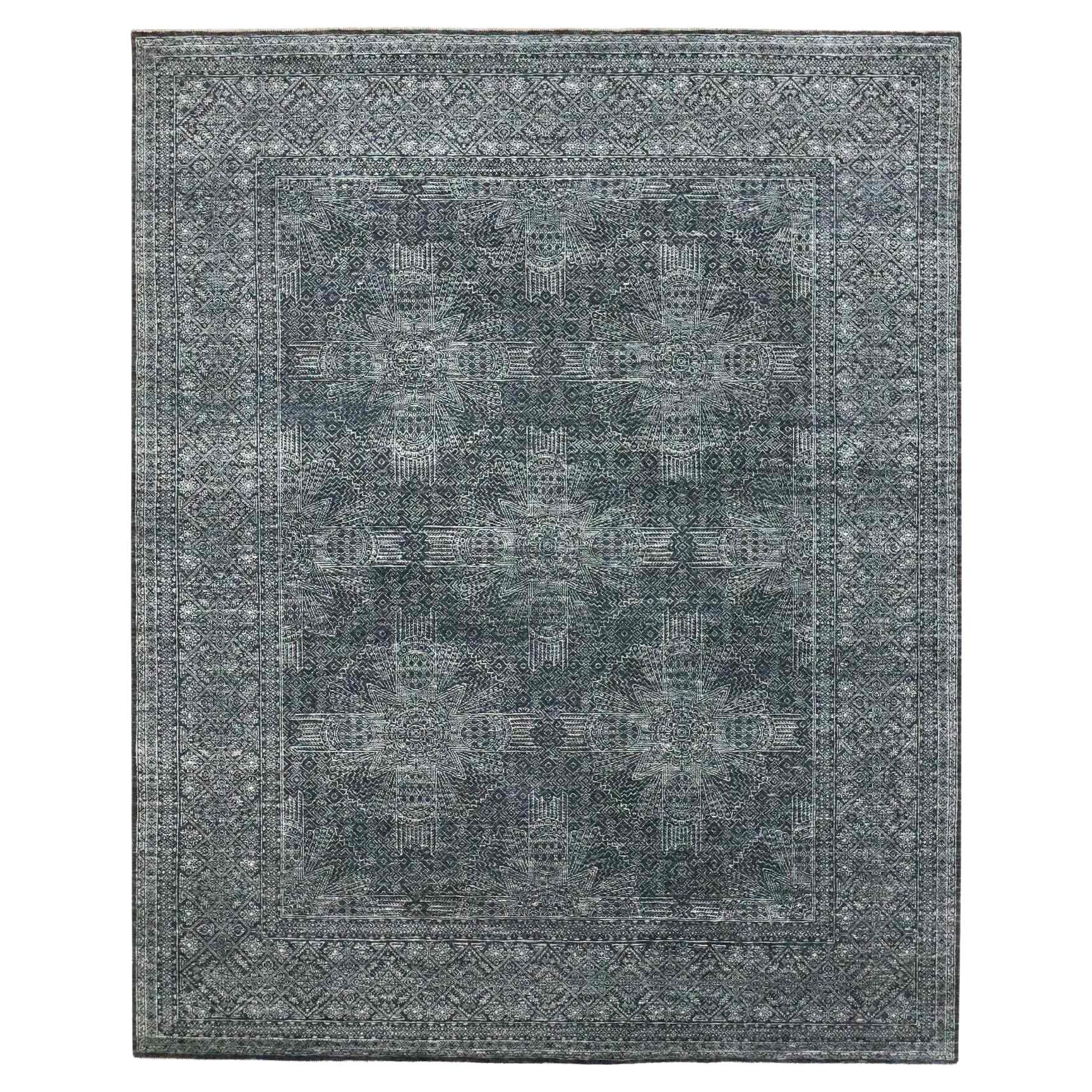 8
2 "x10
2" Alfombra anudada a mano con un intrincado diseño de estrellas de lana y seda en negro tono sobre tono en venta