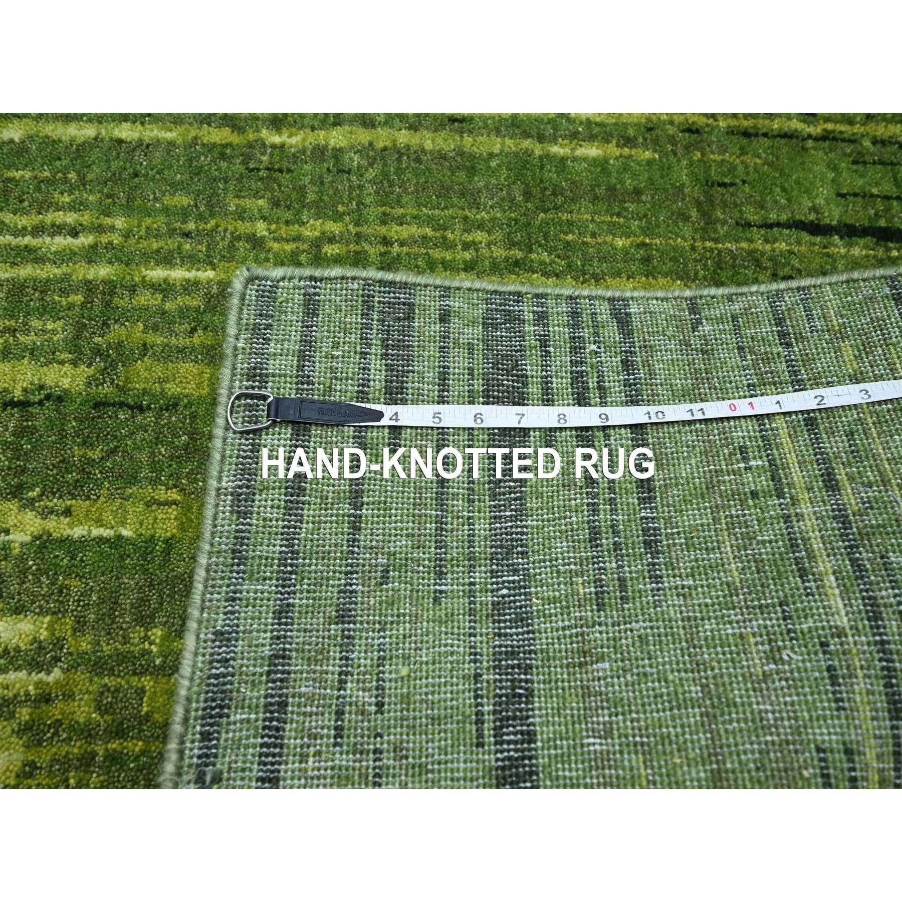 Tappeto orientale in lana annodato a mano con design verticale Ombre verde sottaceto 8'2 