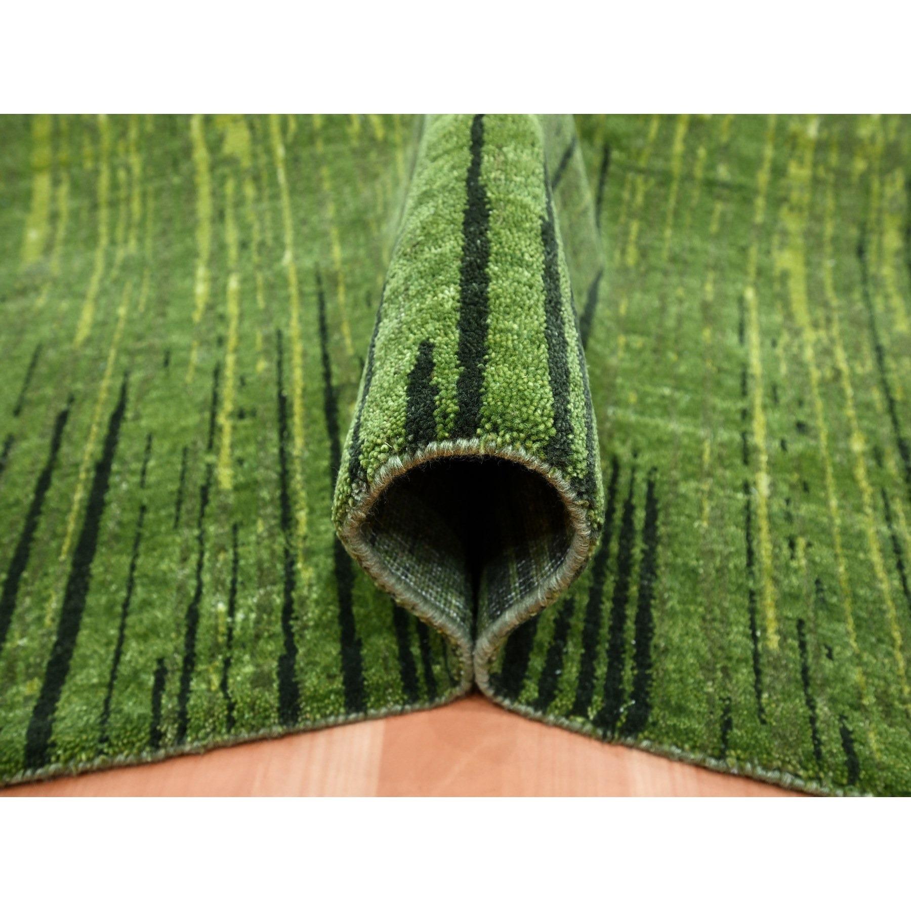 Tappeto orientale in lana annodato a mano con design verticale Ombre verde sottaceto 8'2 