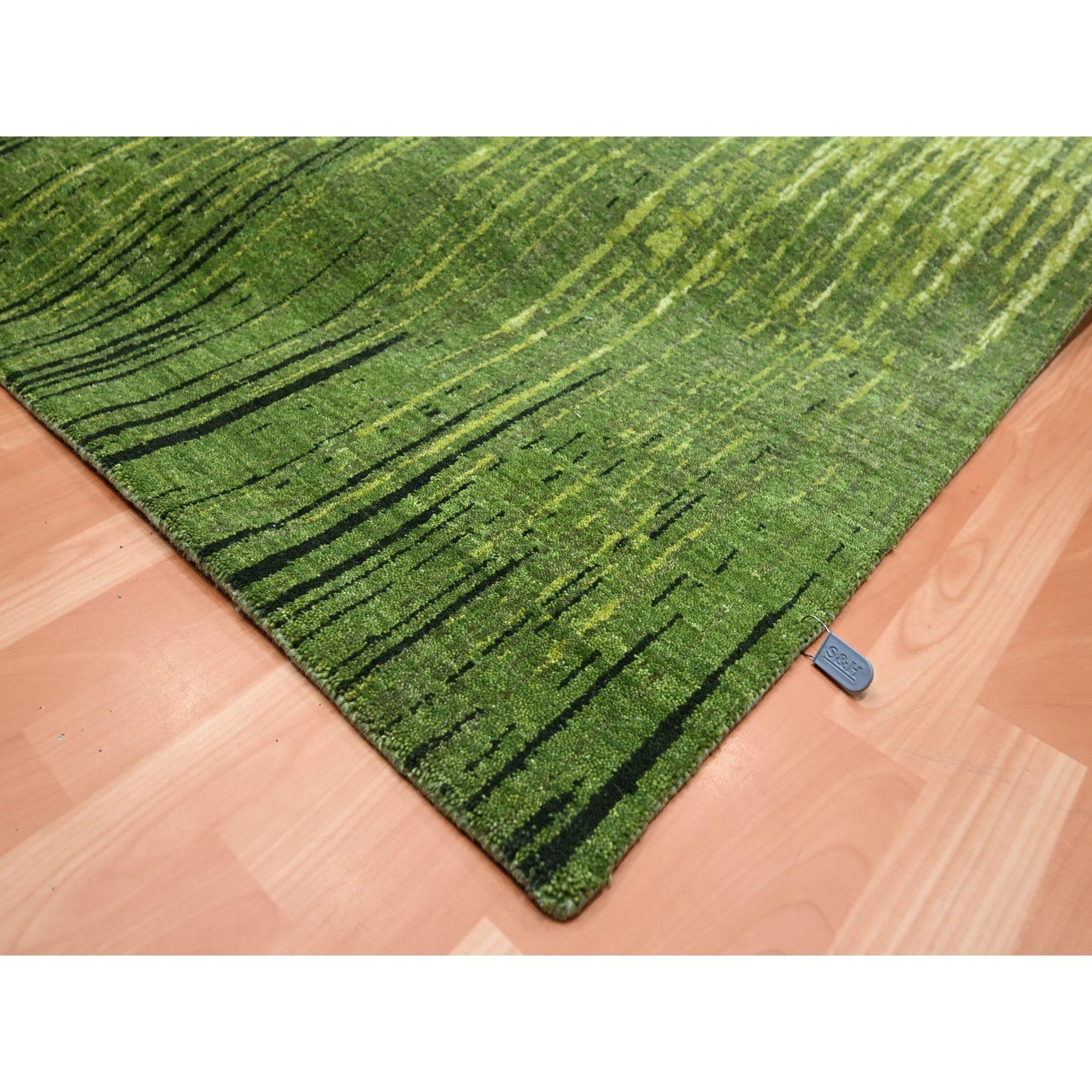 XXI secolo e contemporaneo Tappeto orientale in lana annodato a mano con design verticale Ombre verde sottaceto 8'2 