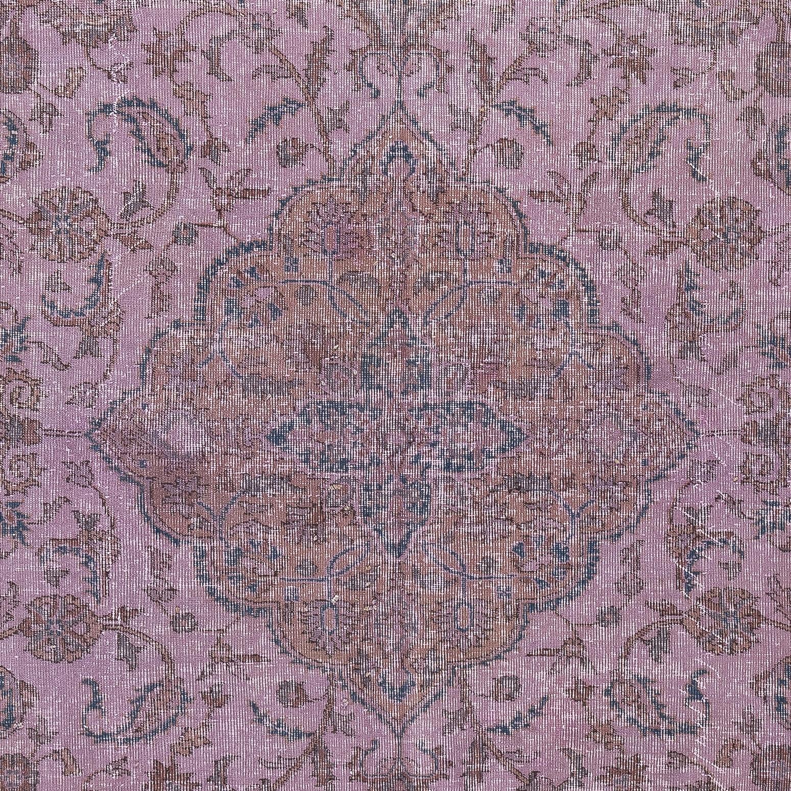 8.2x11 Ft Contemporary Hand-Made Turkish Rug in Purple Color, Living Room Carpet In Good Condition For Sale In Spring Valley, NY