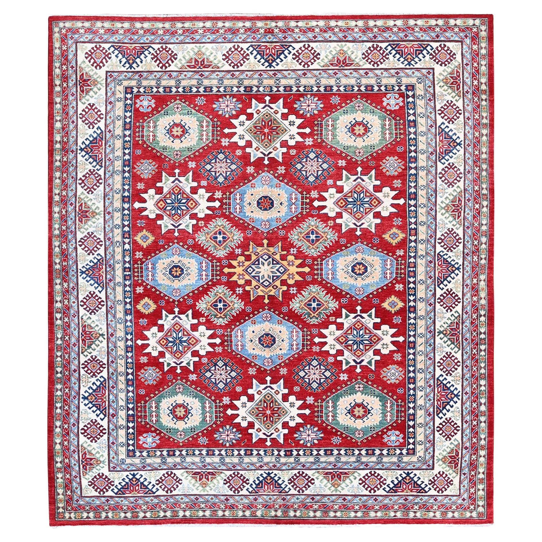 8'2 "x9'8" Angels Red Kazak with Geometric Design Soft Wool Hand Knotted Rug (tapis en laine douce noué à la main) en vente