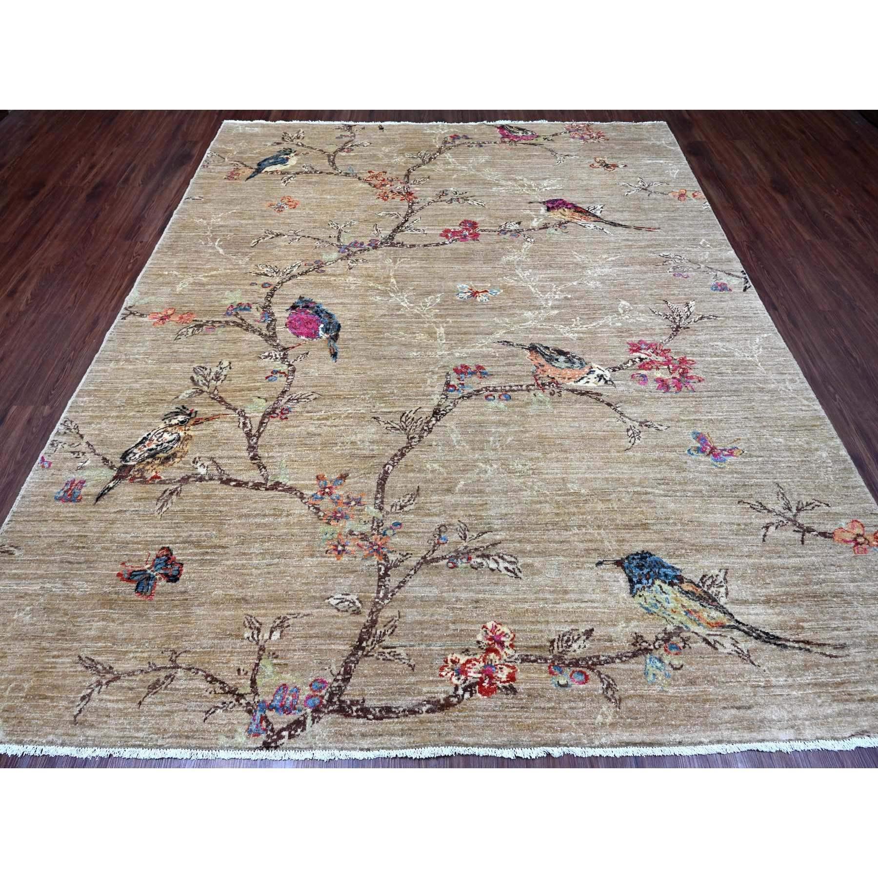 Beaver Brown, Annodato a mano, Passeri sull'albero, Peshawar, 100% Lana, Pile morbido, Tessuto fitto, Tappeto orientale
Materiali primari: Lana
Lattice: No Pile 
altezza: 0,25 pollici
Stile: Contemporaneo
Colore primario: Marrone
Colori secondari: