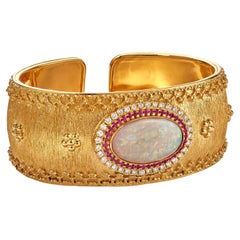 8,3 Karat australischer Coober-Pedy-Opal, Diamanten, Rubine, etruskisches Armband