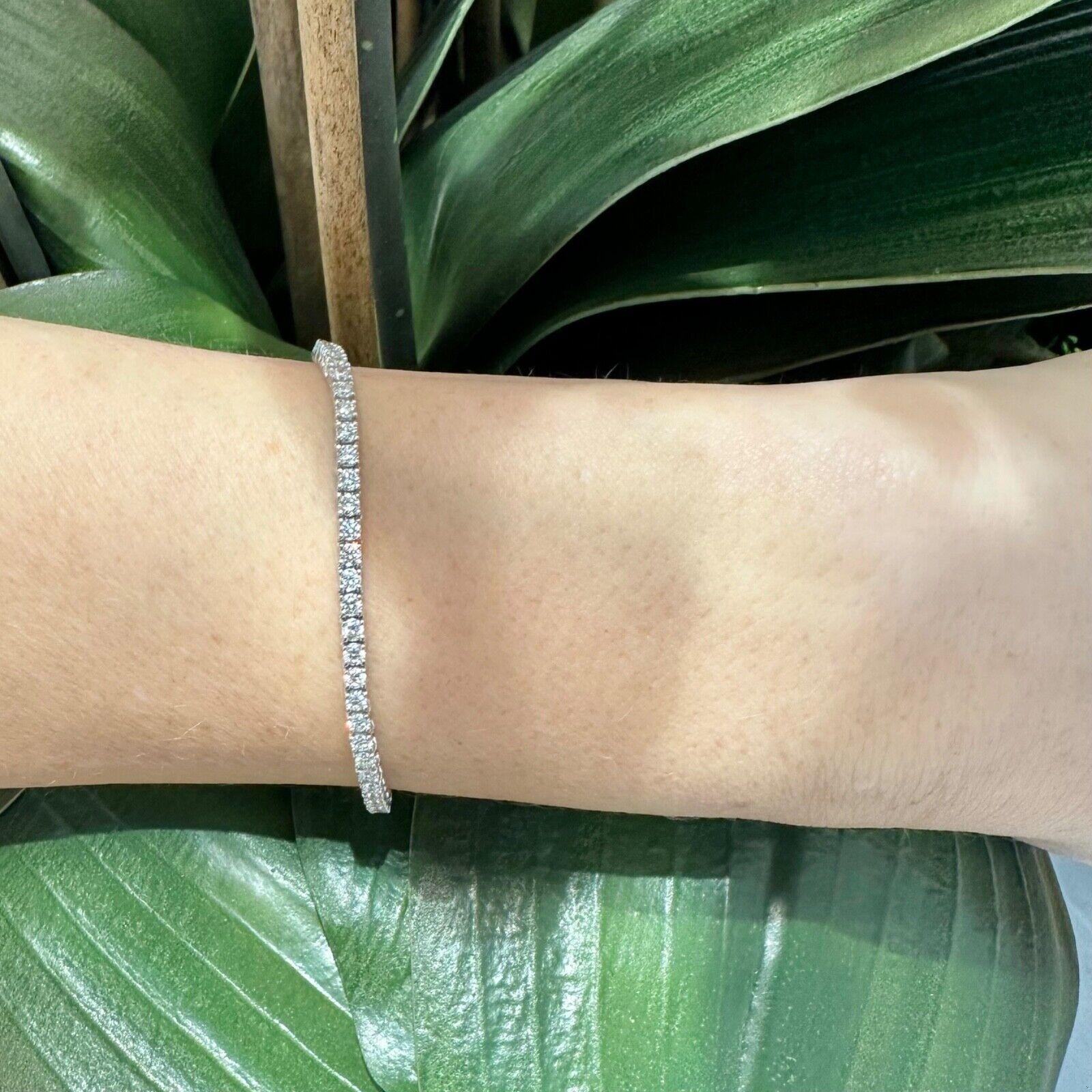 83 Pulsera de tenis de diamantes en oro blanco de 18 quilates, aprox. 4 TCW en venta 1