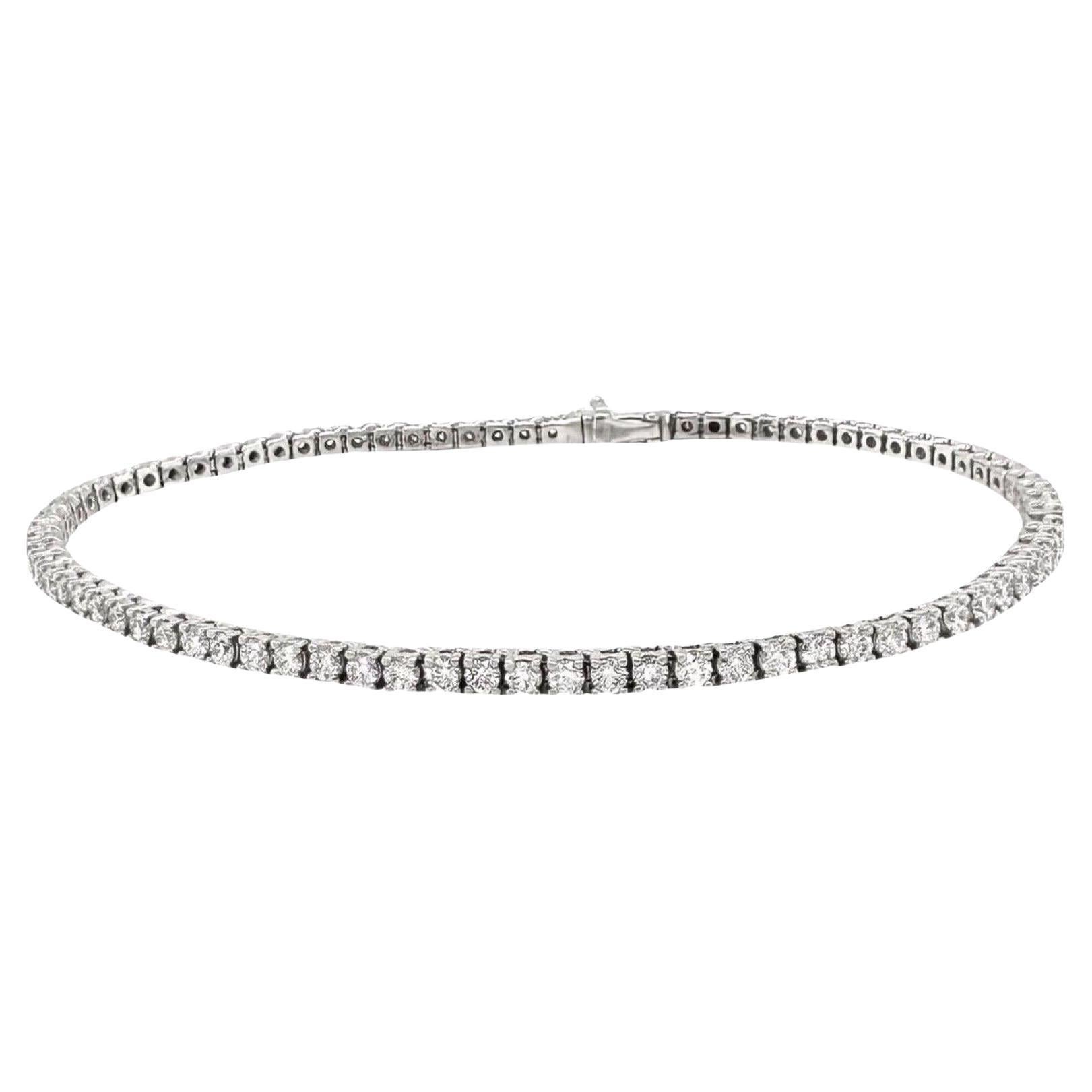 83 Diamant-Tennisarmband aus 18k Weißgold, ca. 4 TCW