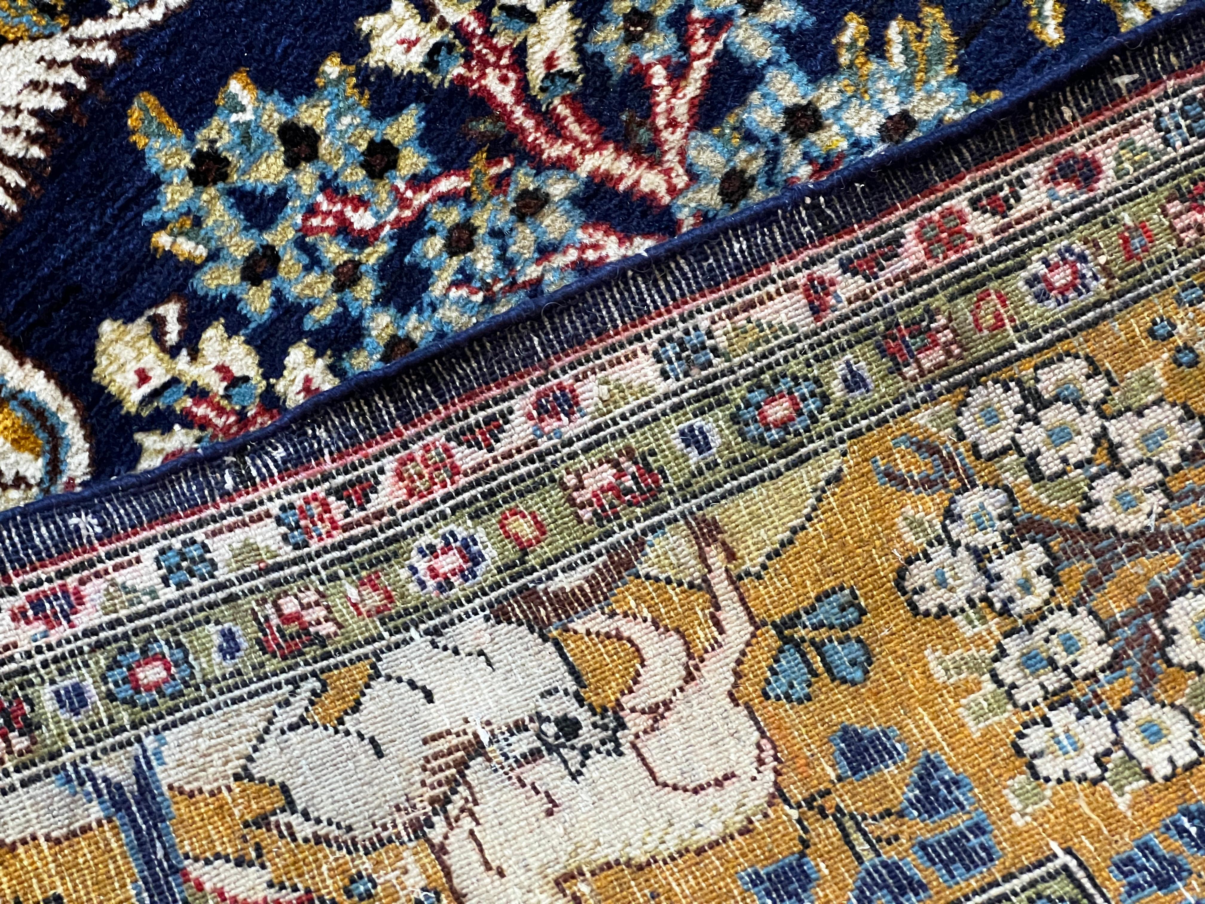 830 - Magnifique tapis vintage Qom à motif de jardin Excellent état - En vente à Paris, FR