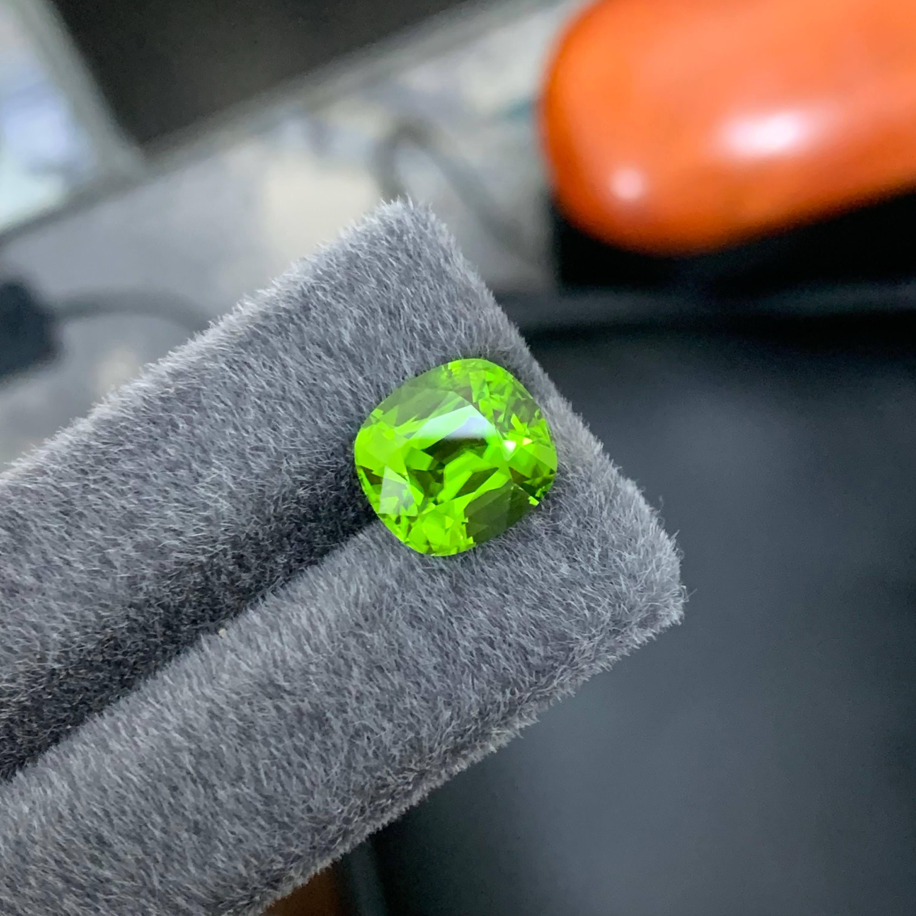 8.30 Carat Natural Loose Apple Green Peridot Cushion Cut Pakistani Gemstone For Sale 5