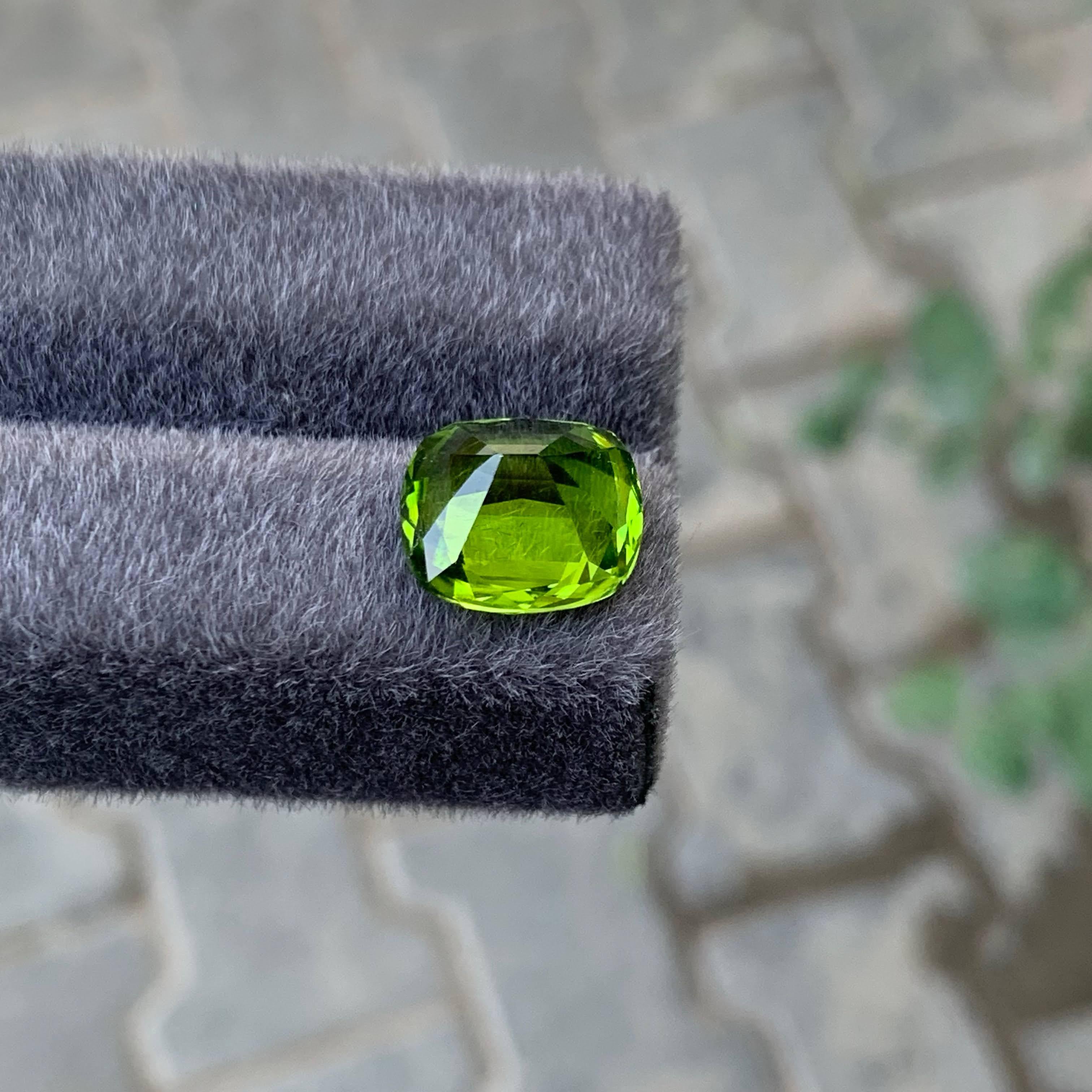 Modern 8.30 Carat Natural Loose Apple Green Peridot Cushion Cut Pakistani Gemstone For Sale