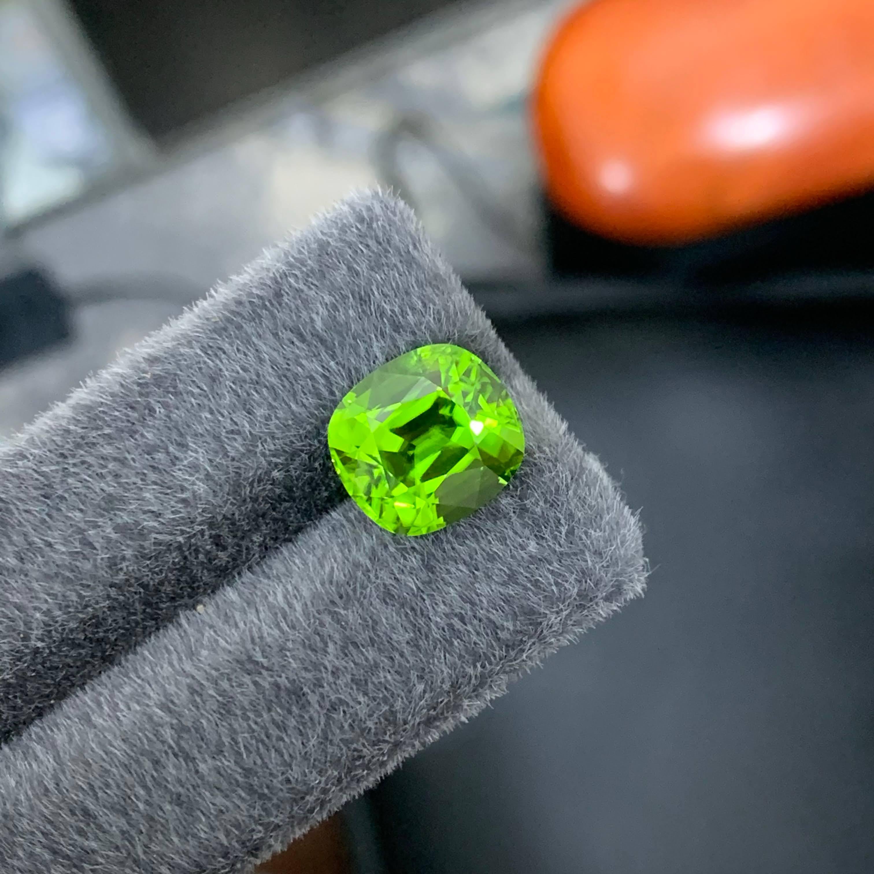 8.30 Carat Natural Loose Apple Green Peridot Cushion Cut Pakistani Gemstone For Sale 2