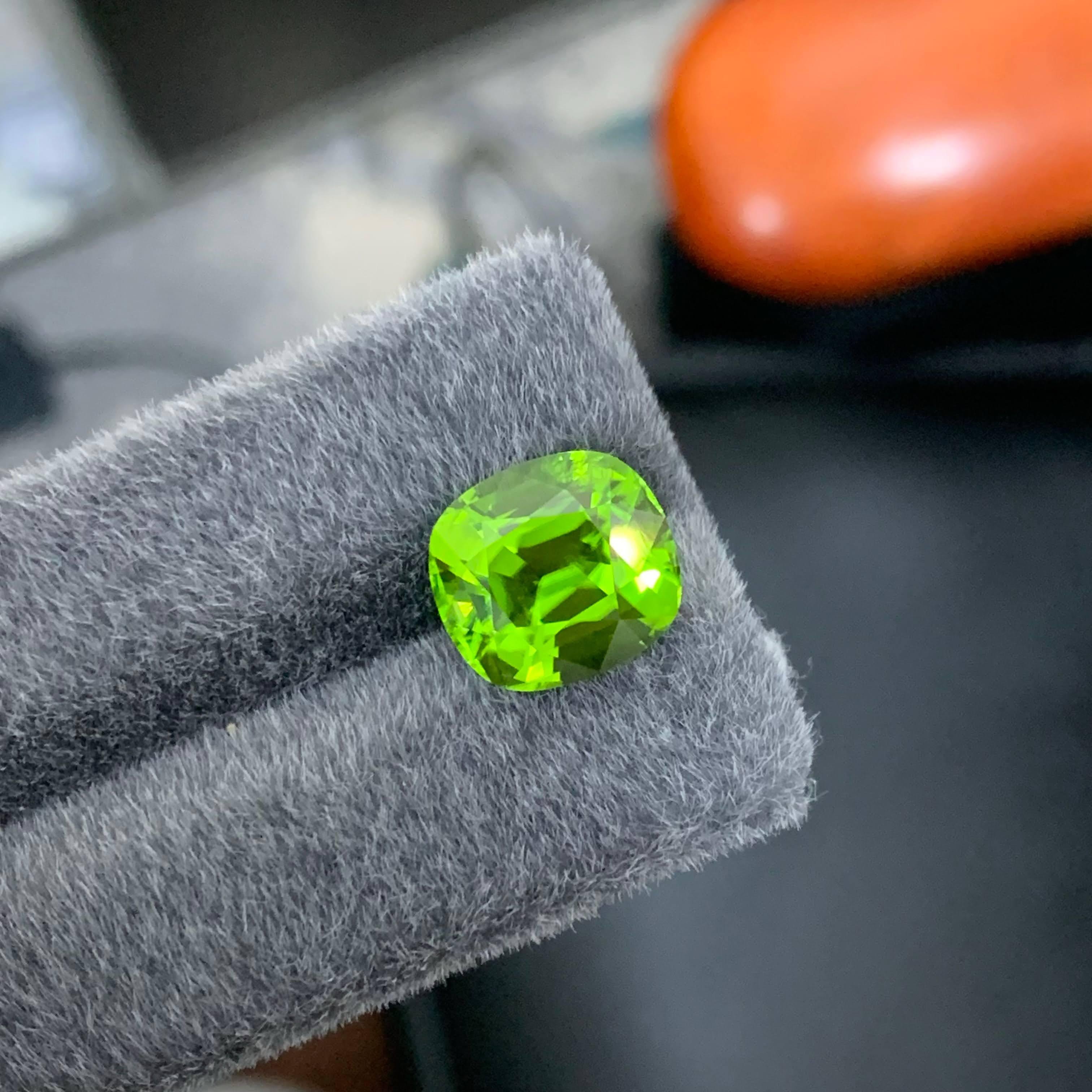 8.30 Carat Natural Loose Apple Green Peridot Cushion Cut Pakistani Gemstone For Sale 4