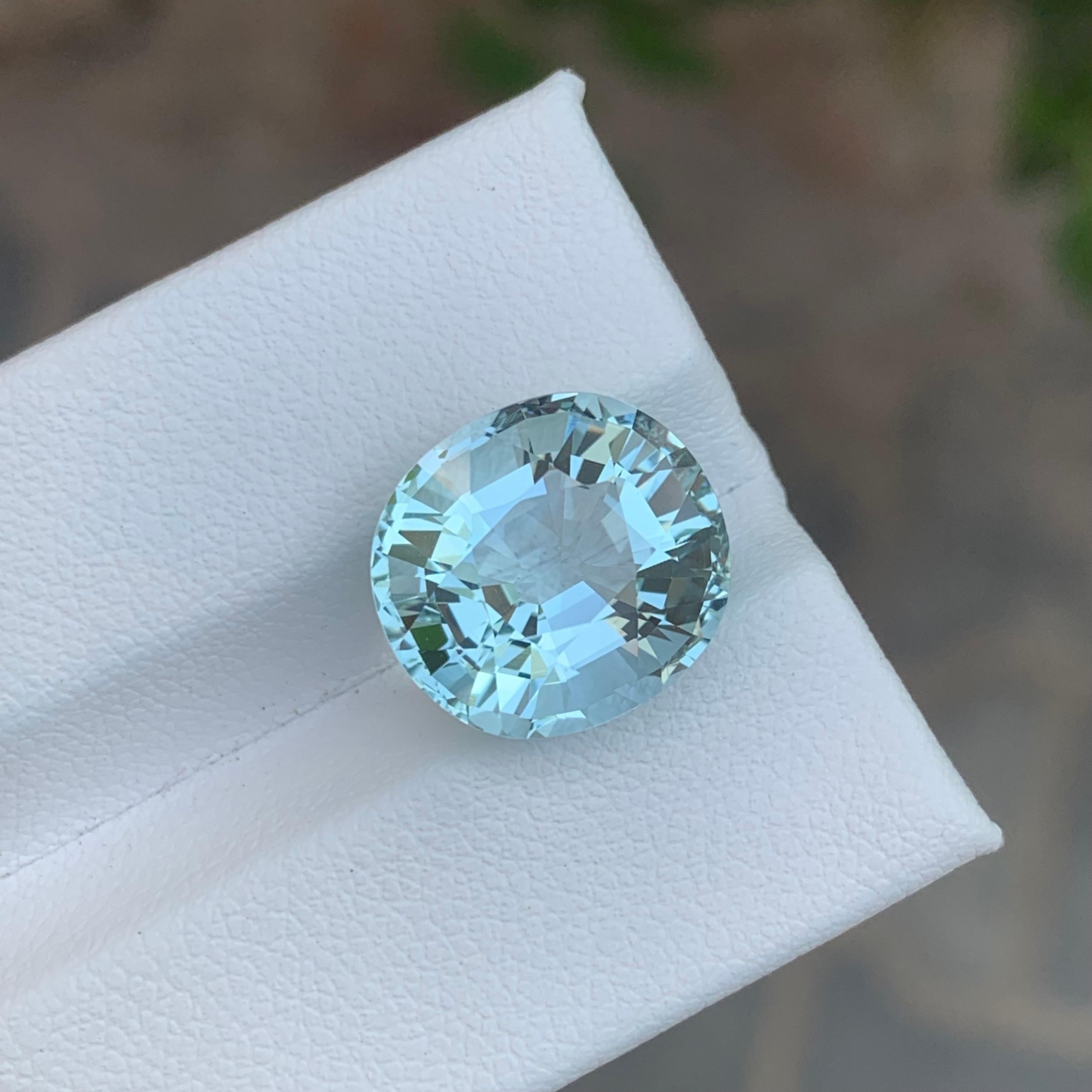 Lose Aquamarin 

Gewicht: 8,30 Karat 
Abmessung: 13.1 x 12.1 x 8.8 Mm 
Farbe : Blau Weiß 
Herkunft: Nigeria 
Behandlung: Nicht
Zertifikat: Auf Anfrage 
Die Form: Oval 

Der Aquamarin ist ein atemberaubend blauer bis blaugrüner Edelstein aus der
