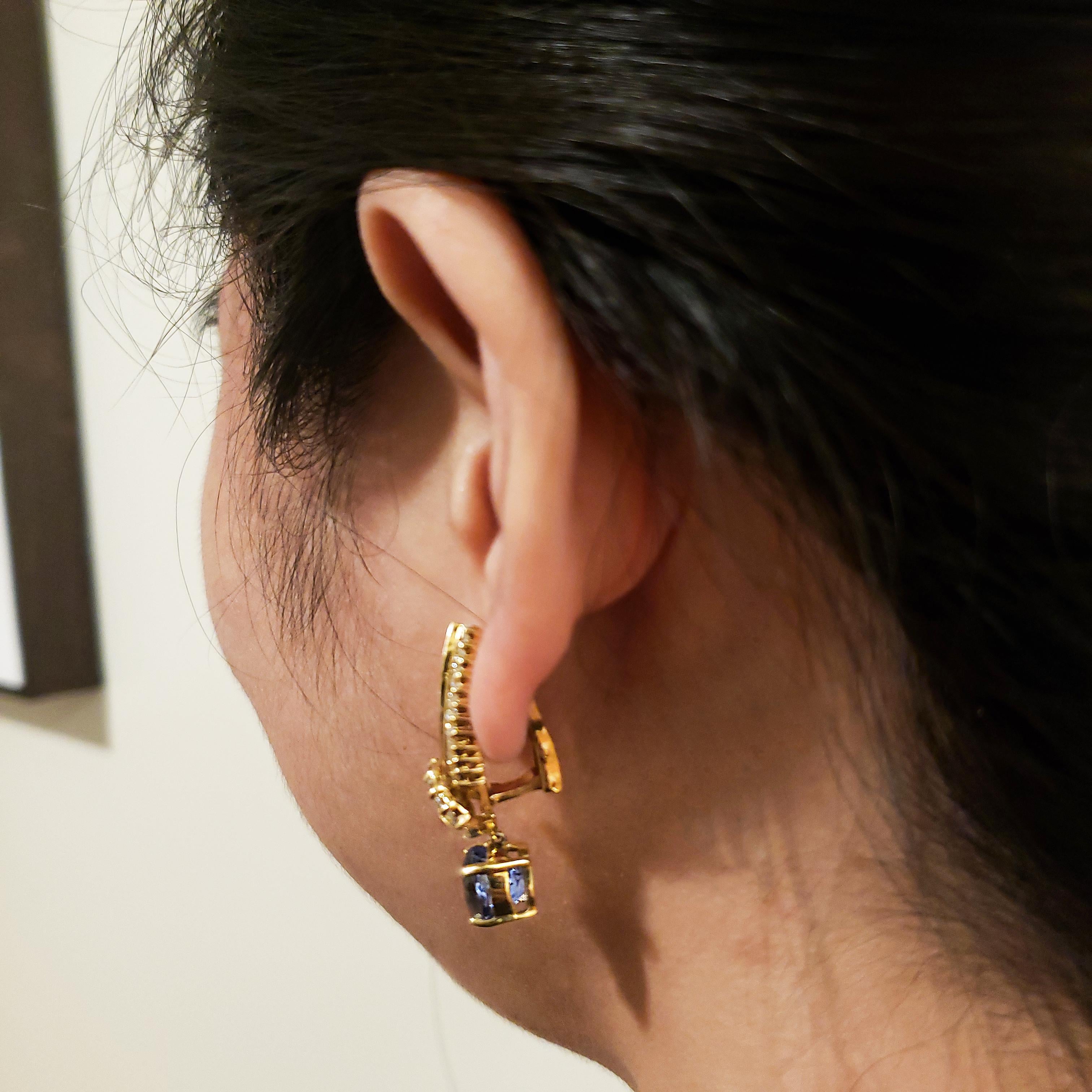 Pendientes de zafiro azul talla oval de 8,30 quilates y diamantes con clip en venta 3