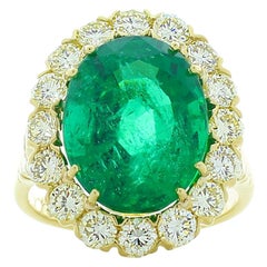 AGL Certified 8.30 Carat Oval Emerald & Diamond Ring in 18K Yellow Gold