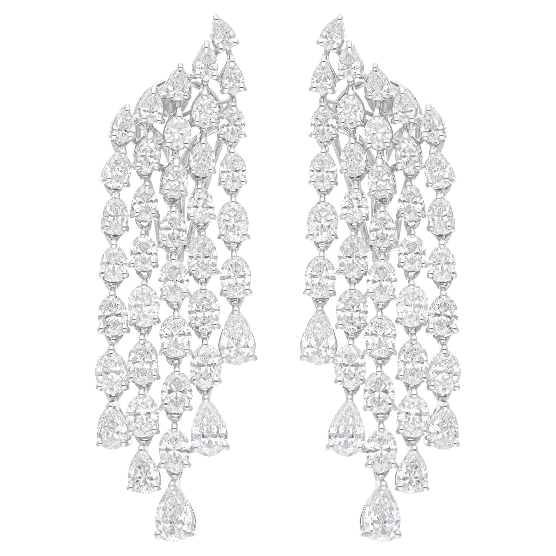 Boucles d'oreilles chandelier en or blanc 8.30 Carat SI/H Oval Pear Brilliant Cut Diamond en vente